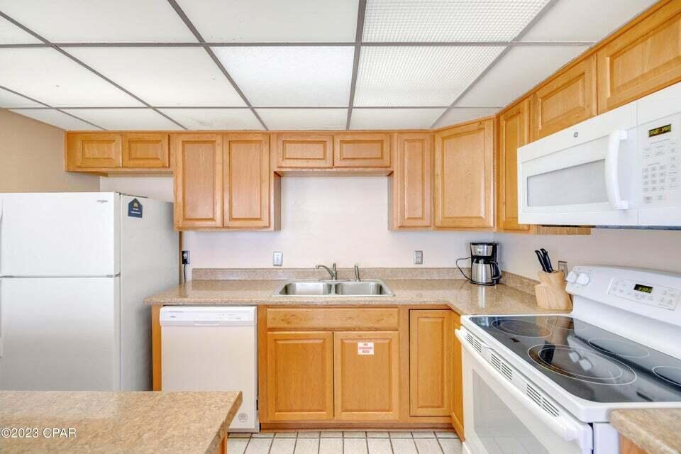 LEEWARD/WINDWARD CONDO - Residential