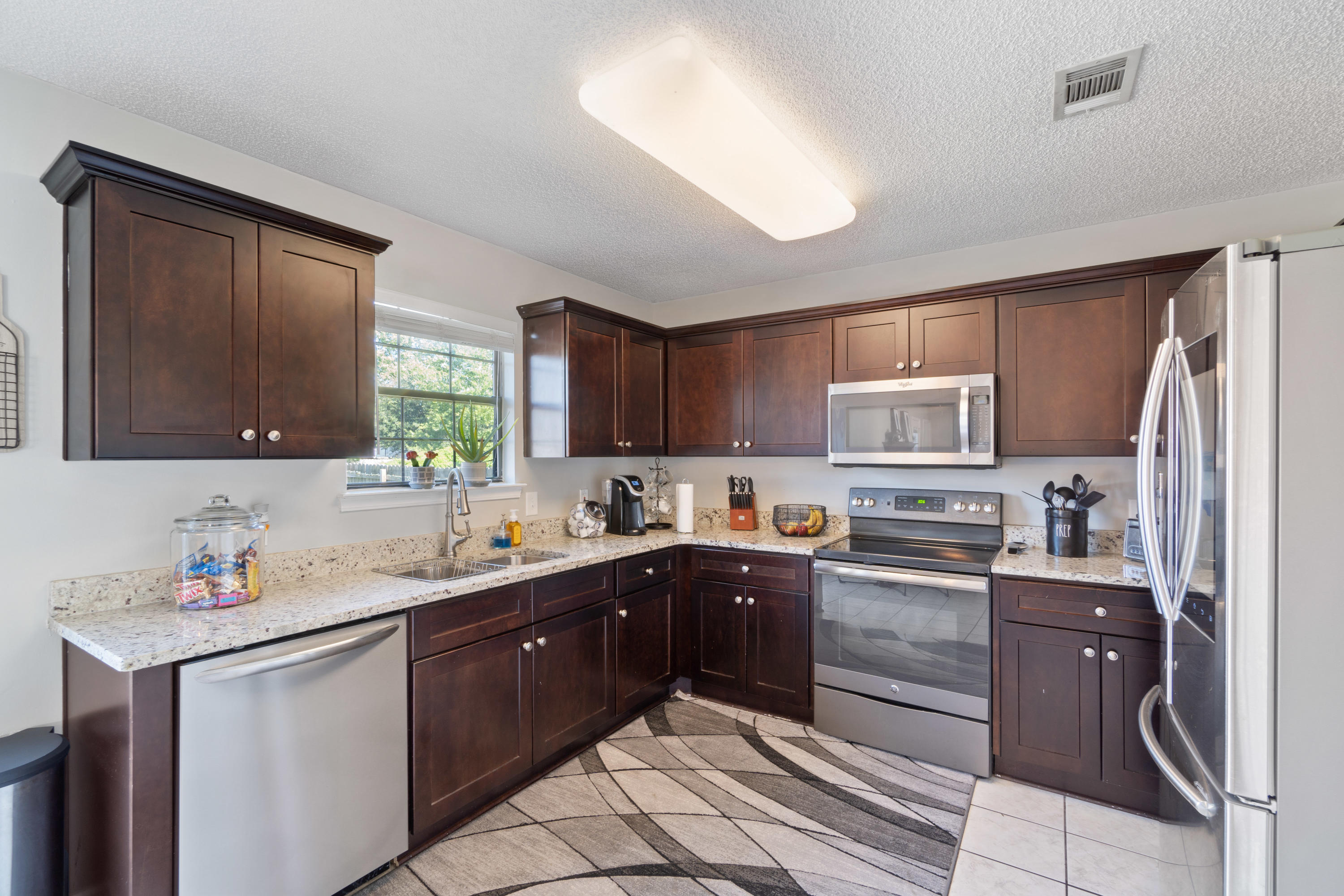 FOX DEN VILLAGES - Residential