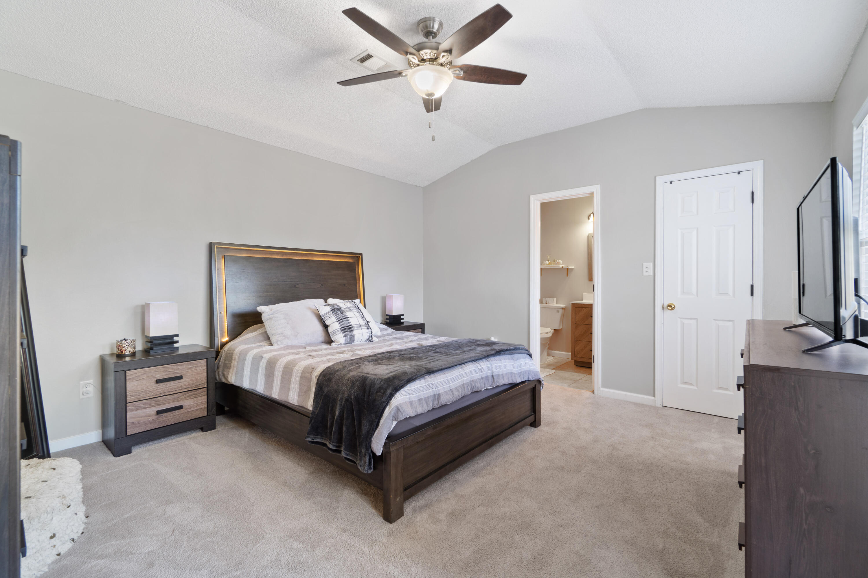 FOX DEN VILLAGES - Residential