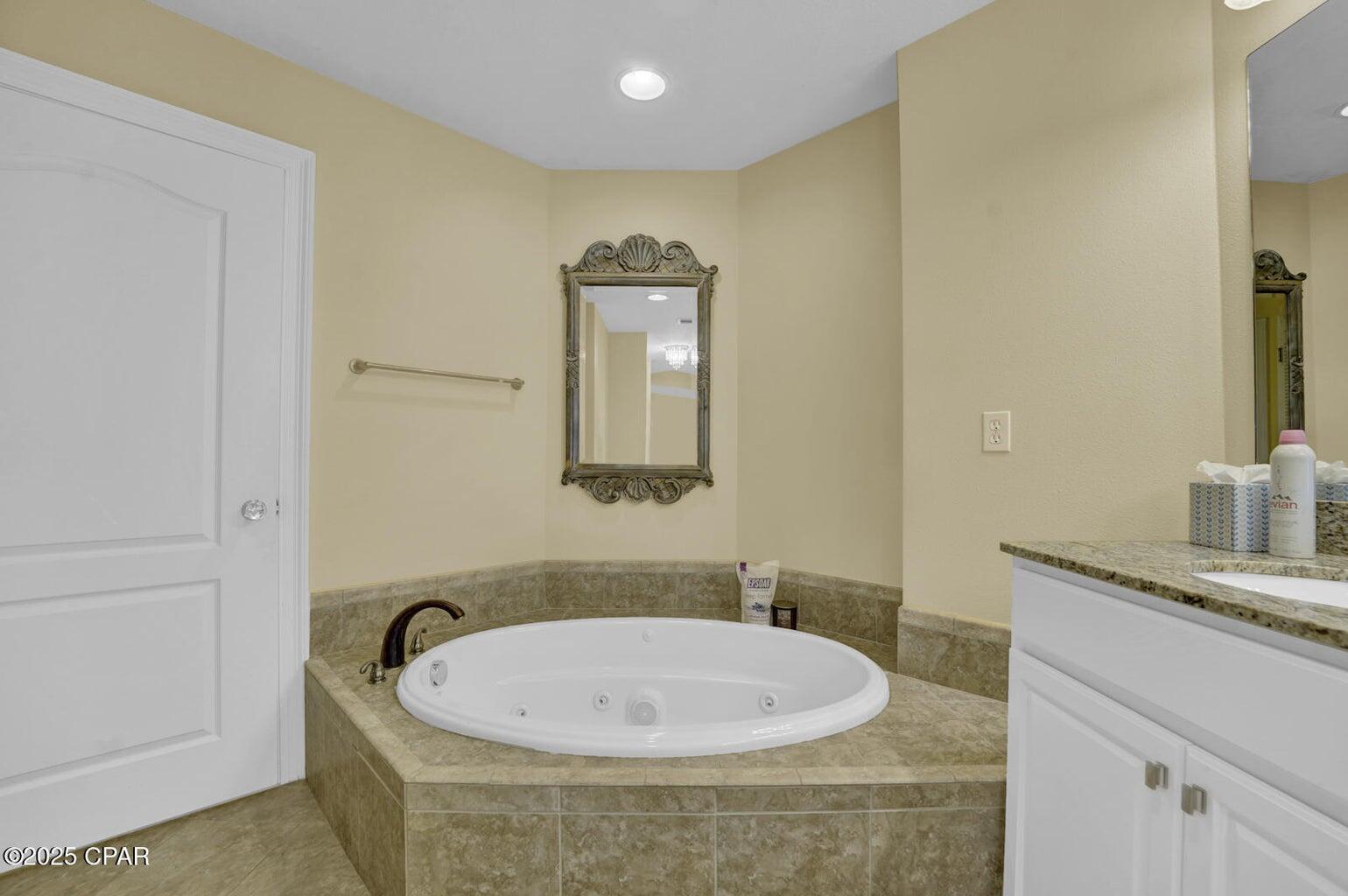 PRESIDIO YACHT CLUB - Residential