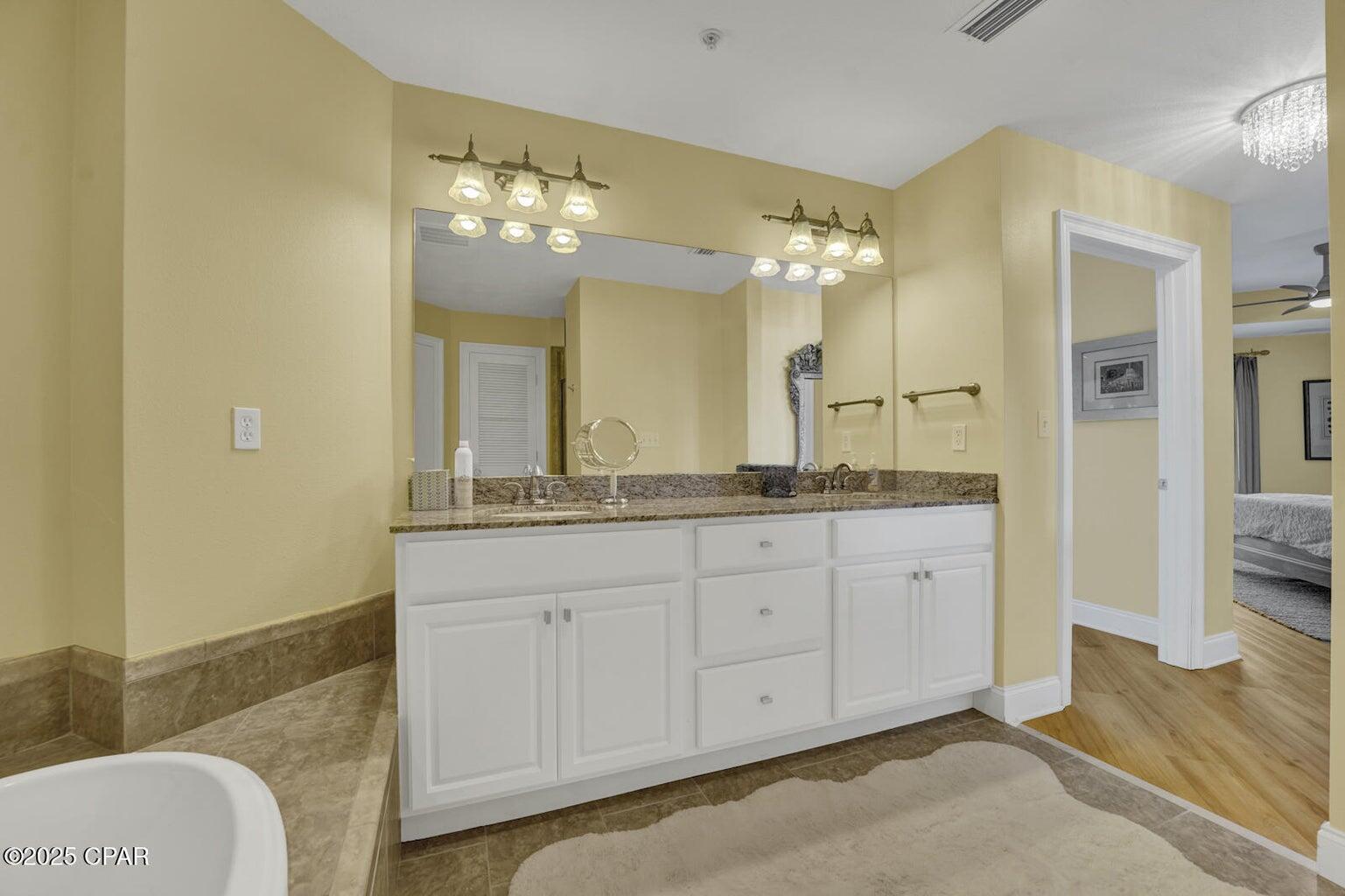 PRESIDIO YACHT CLUB - Residential