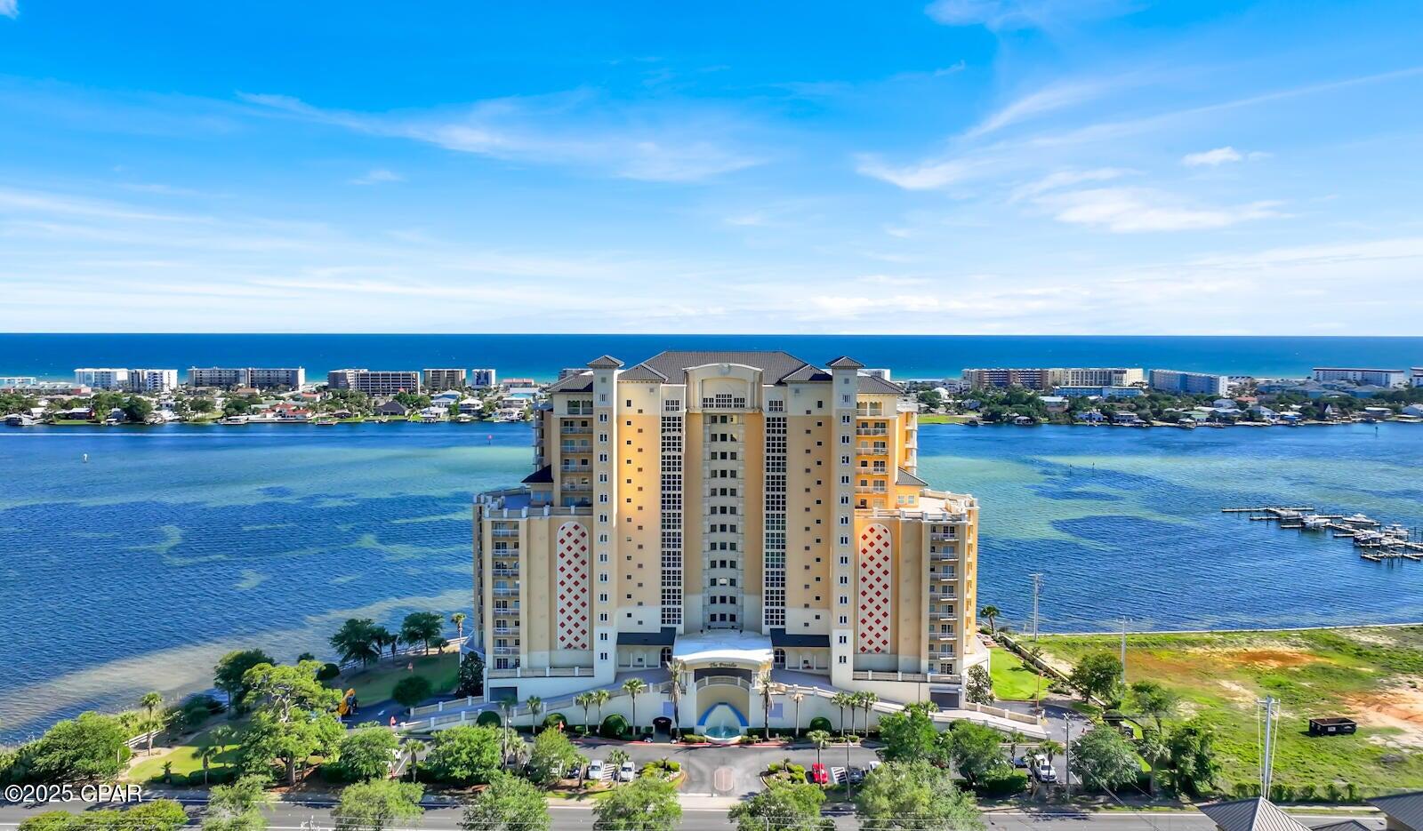 PRESIDIO YACHT CLUB - Residential