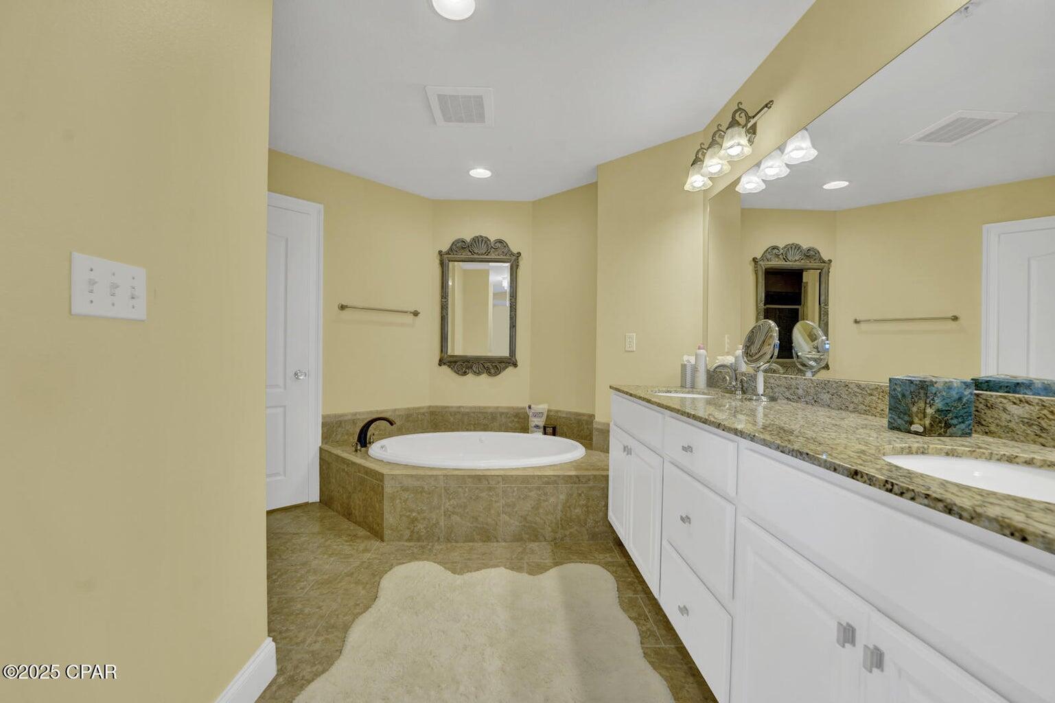 PRESIDIO YACHT CLUB - Residential
