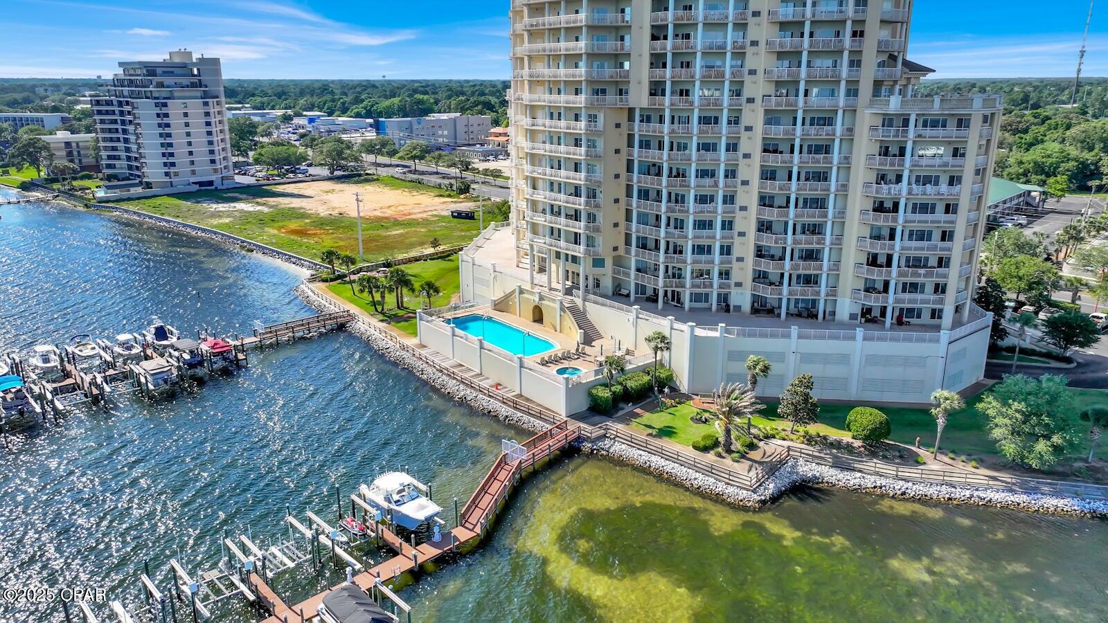 PRESIDIO YACHT CLUB - Residential
