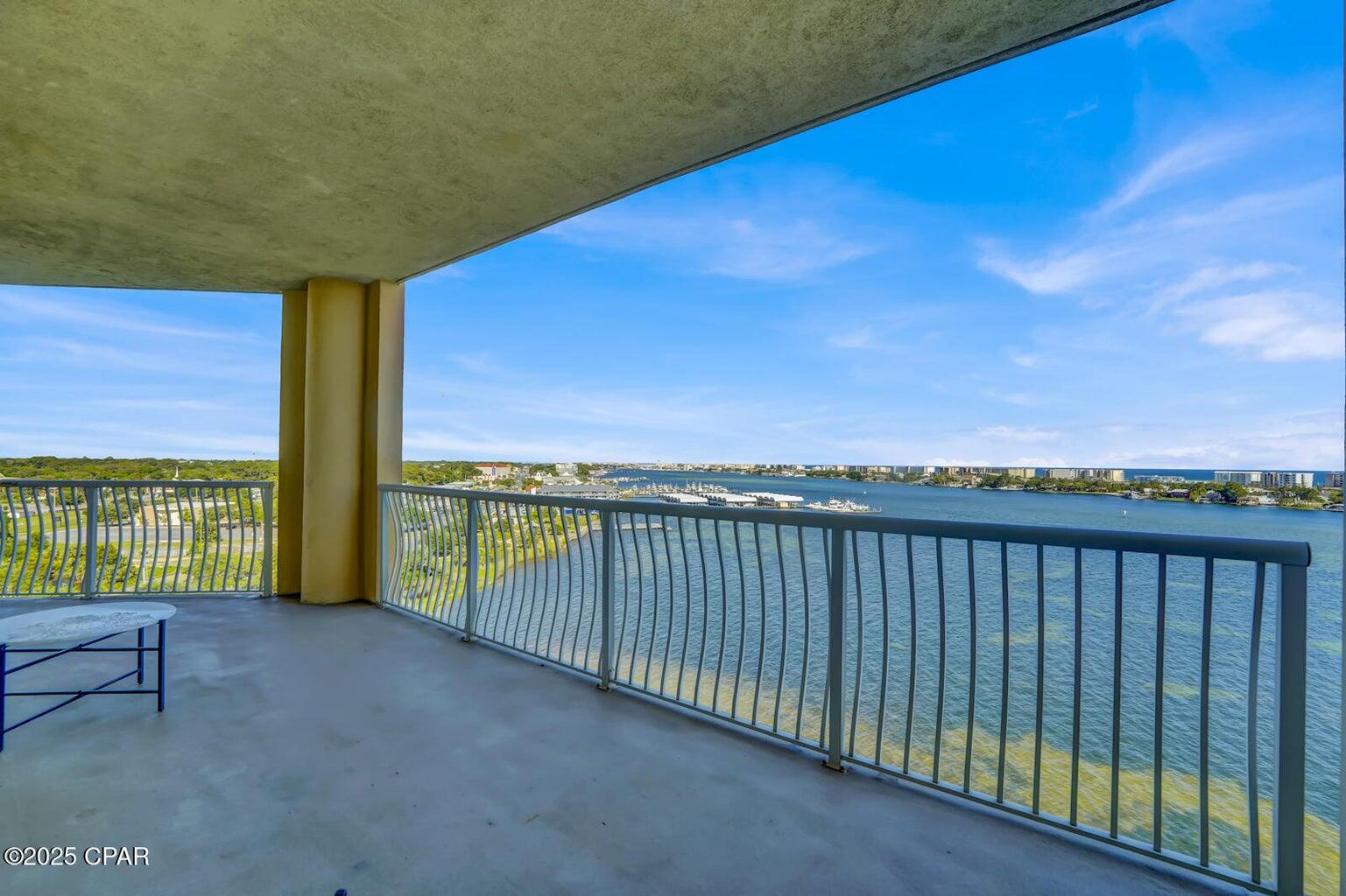 PRESIDIO YACHT CLUB - Residential