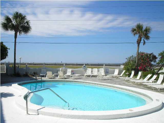 SUMMER BREEZE CONDO - Residential