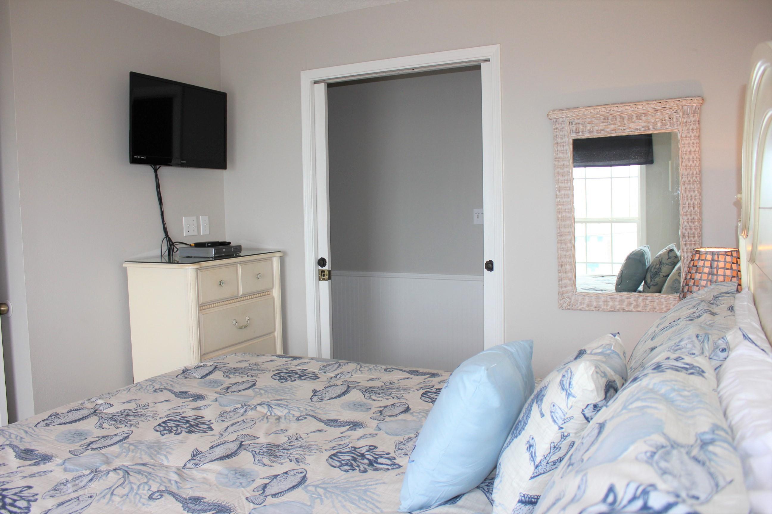 SUMMER BREEZE CONDO - Residential