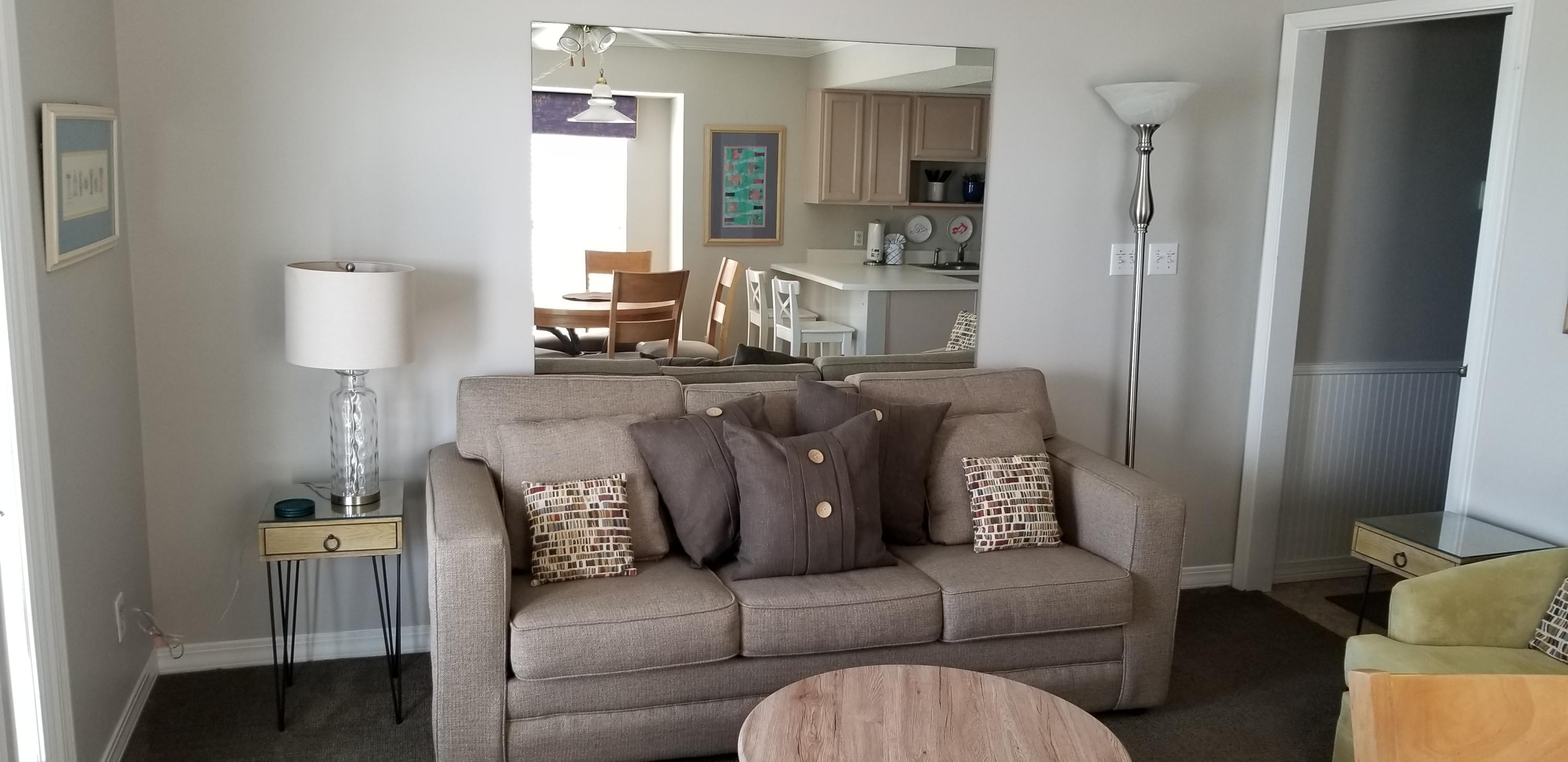 SUMMER BREEZE CONDO - Residential