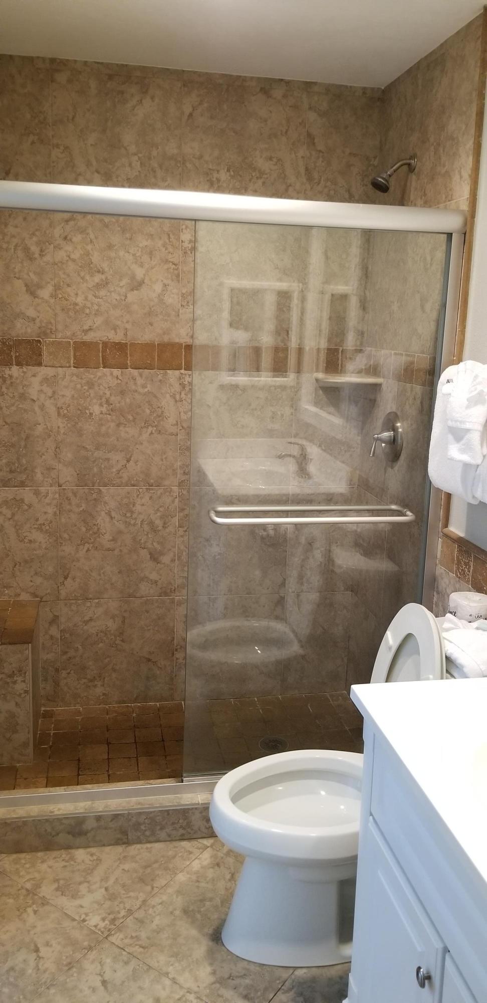 SUMMER BREEZE CONDO - Residential