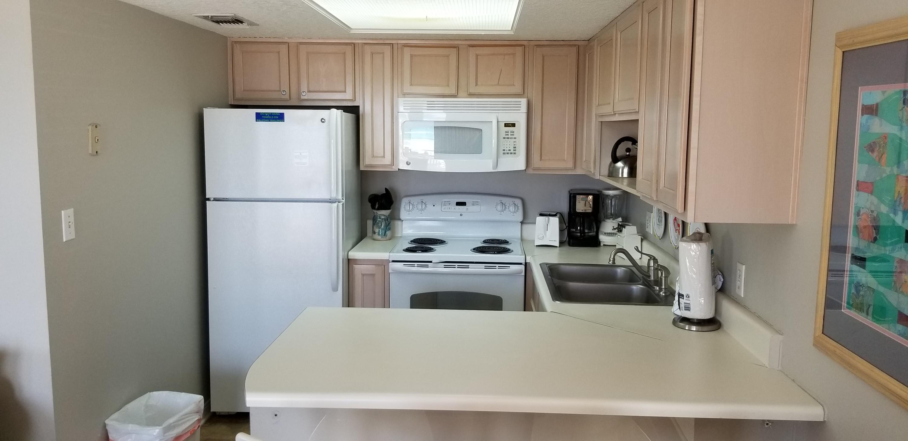 SUMMER BREEZE CONDO - Residential