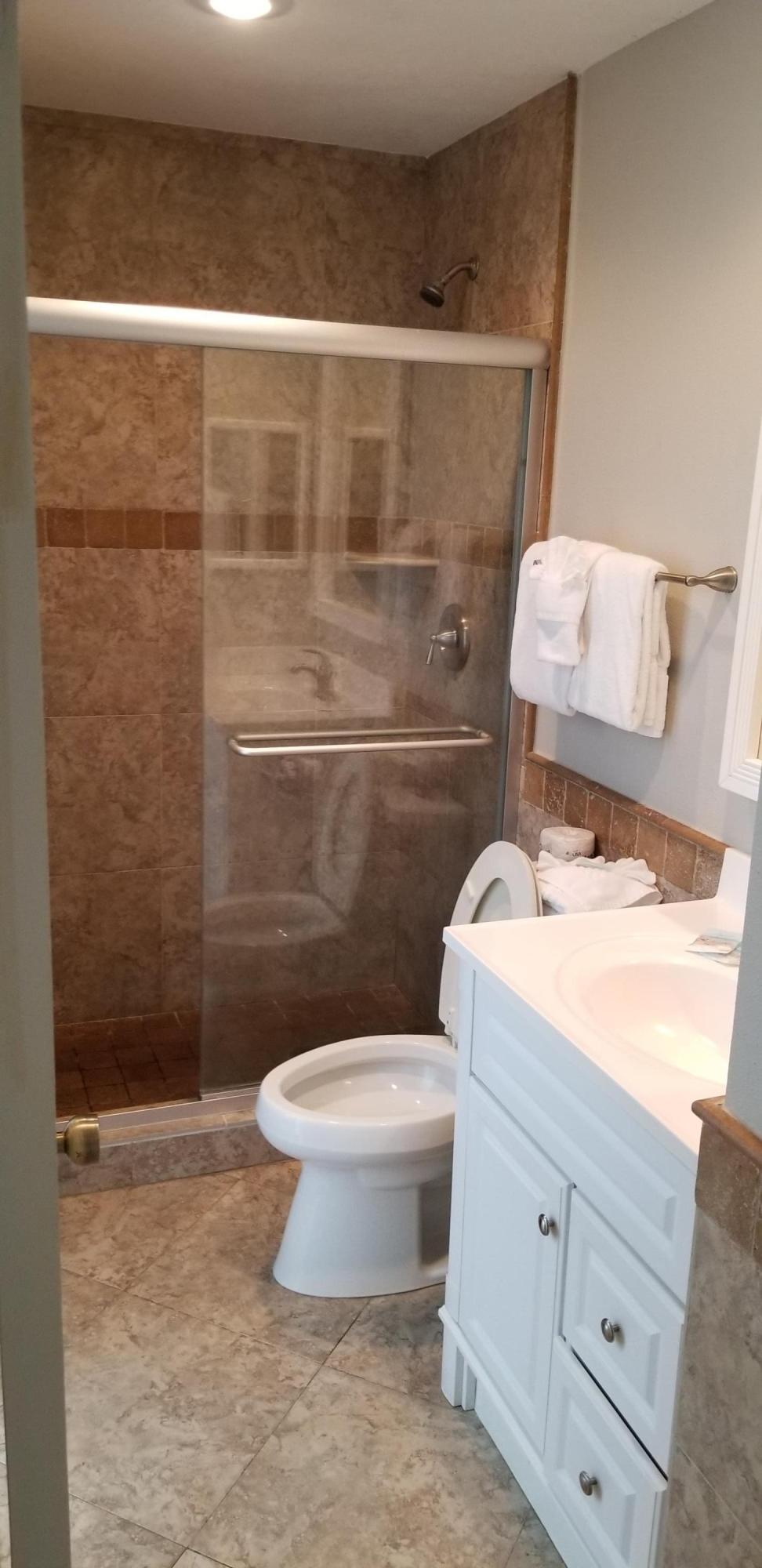 SUMMER BREEZE CONDO - Residential