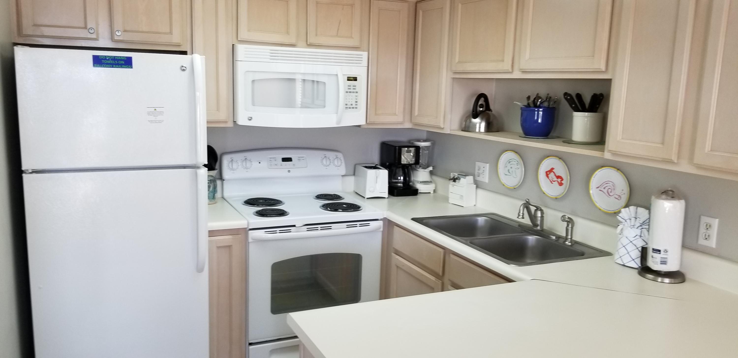 SUMMER BREEZE CONDO - Residential