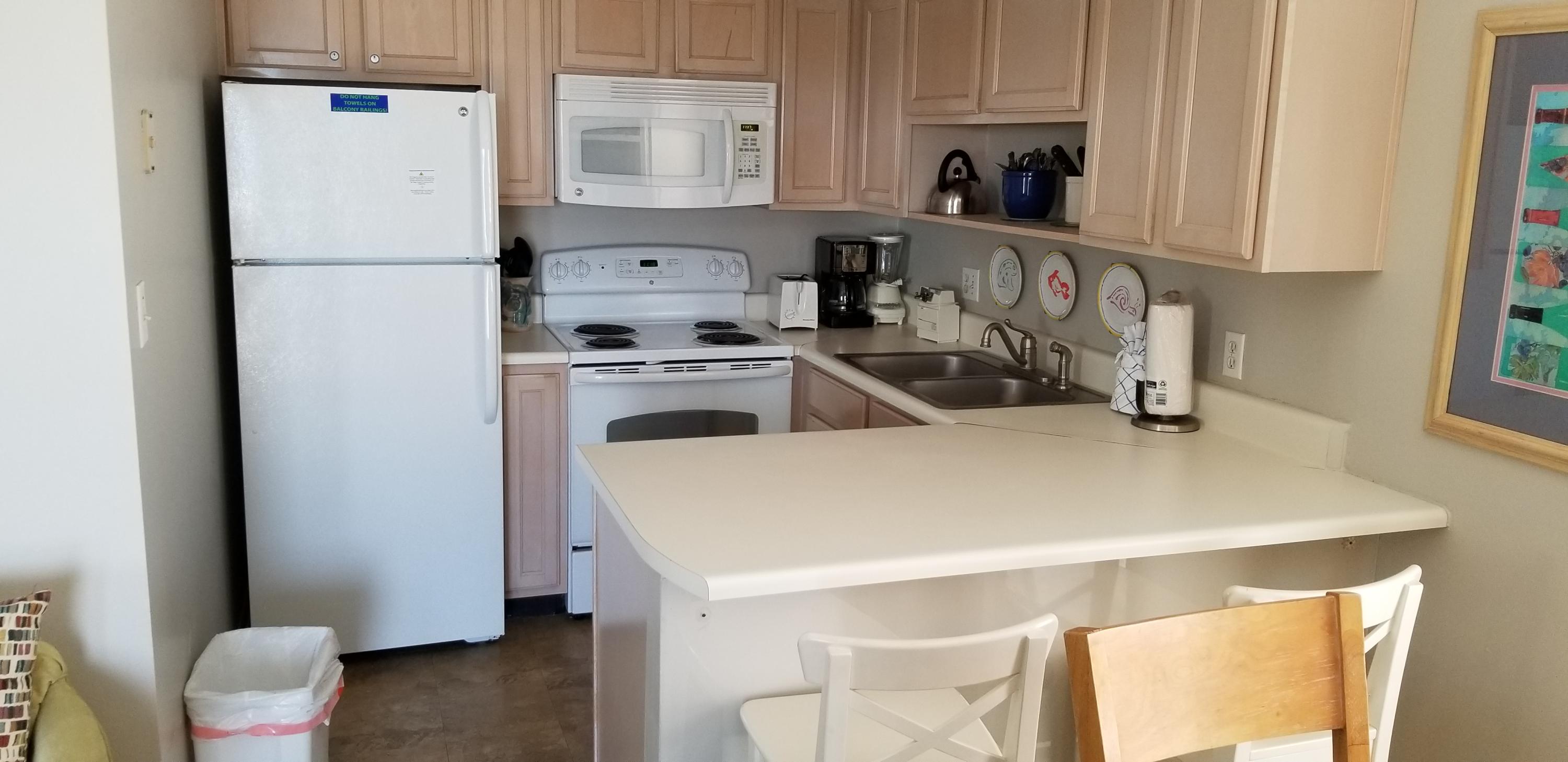 SUMMER BREEZE CONDO - Residential