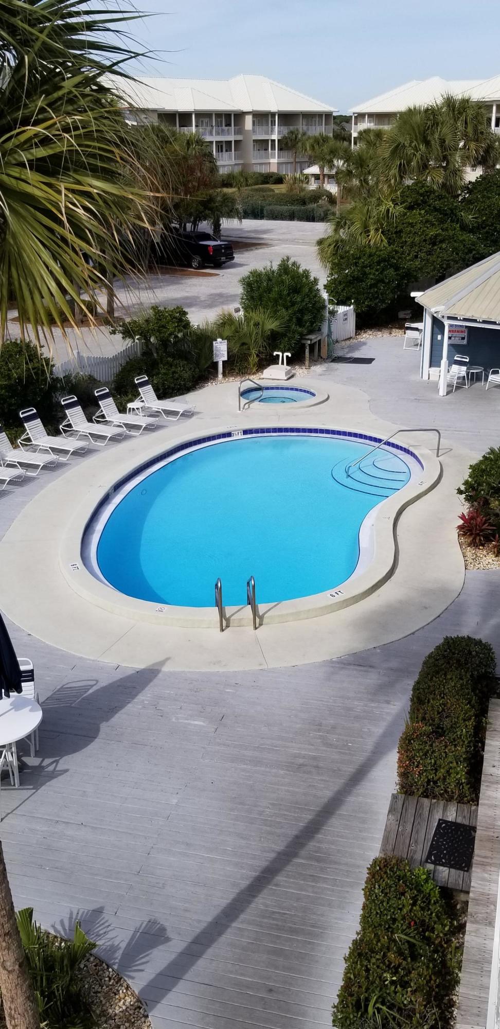 SUMMER BREEZE CONDO - Residential