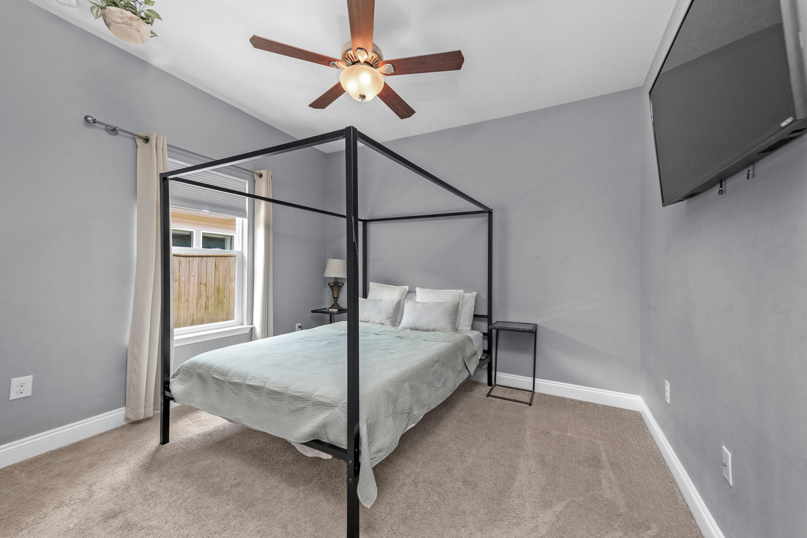 CRESCENT SHORES - Residential