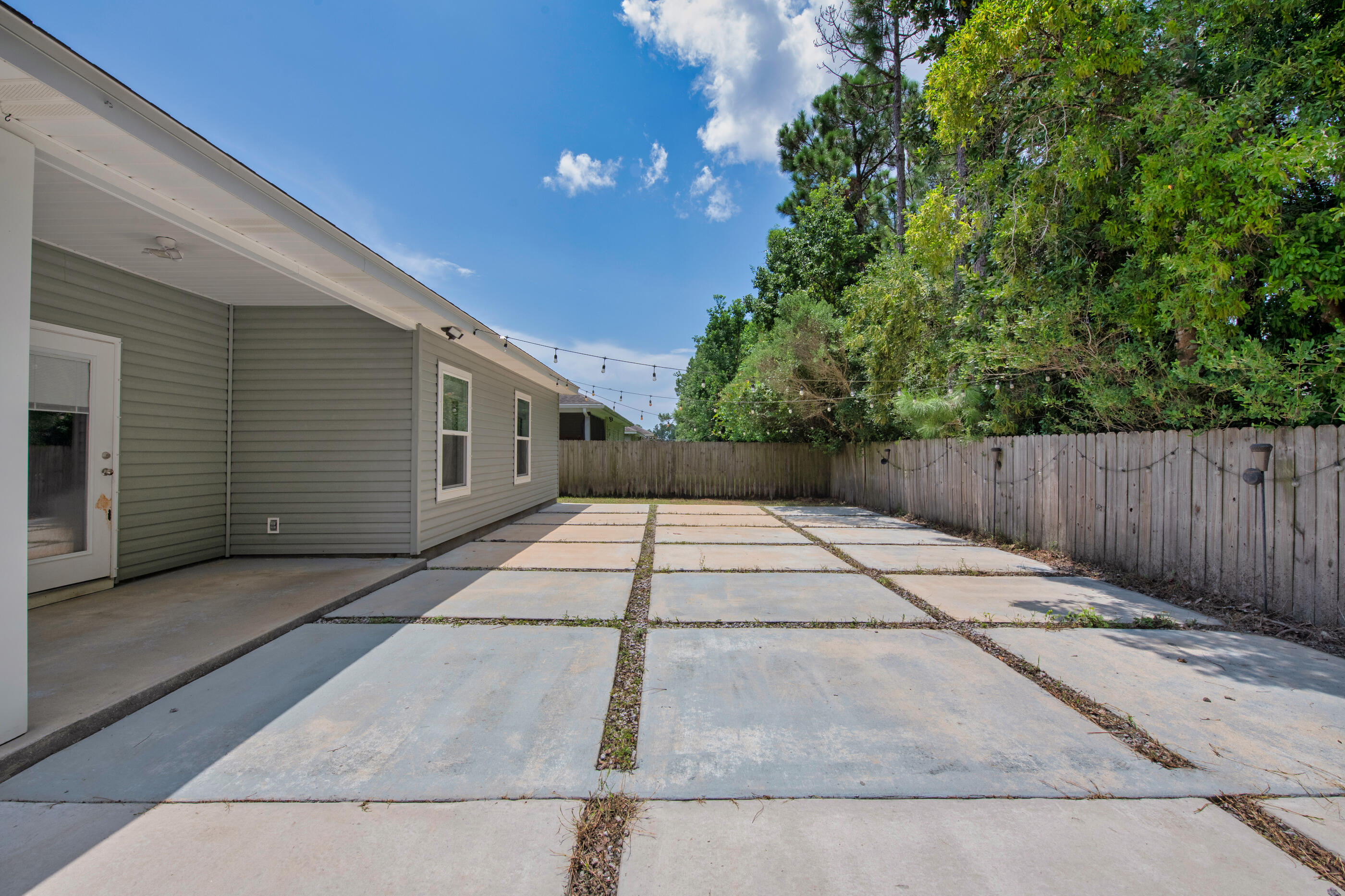 CRESCENT SHORES - Residential
