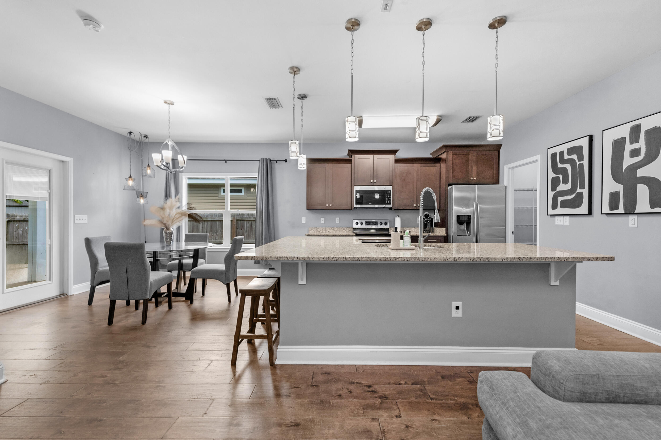 CRESCENT SHORES - Residential