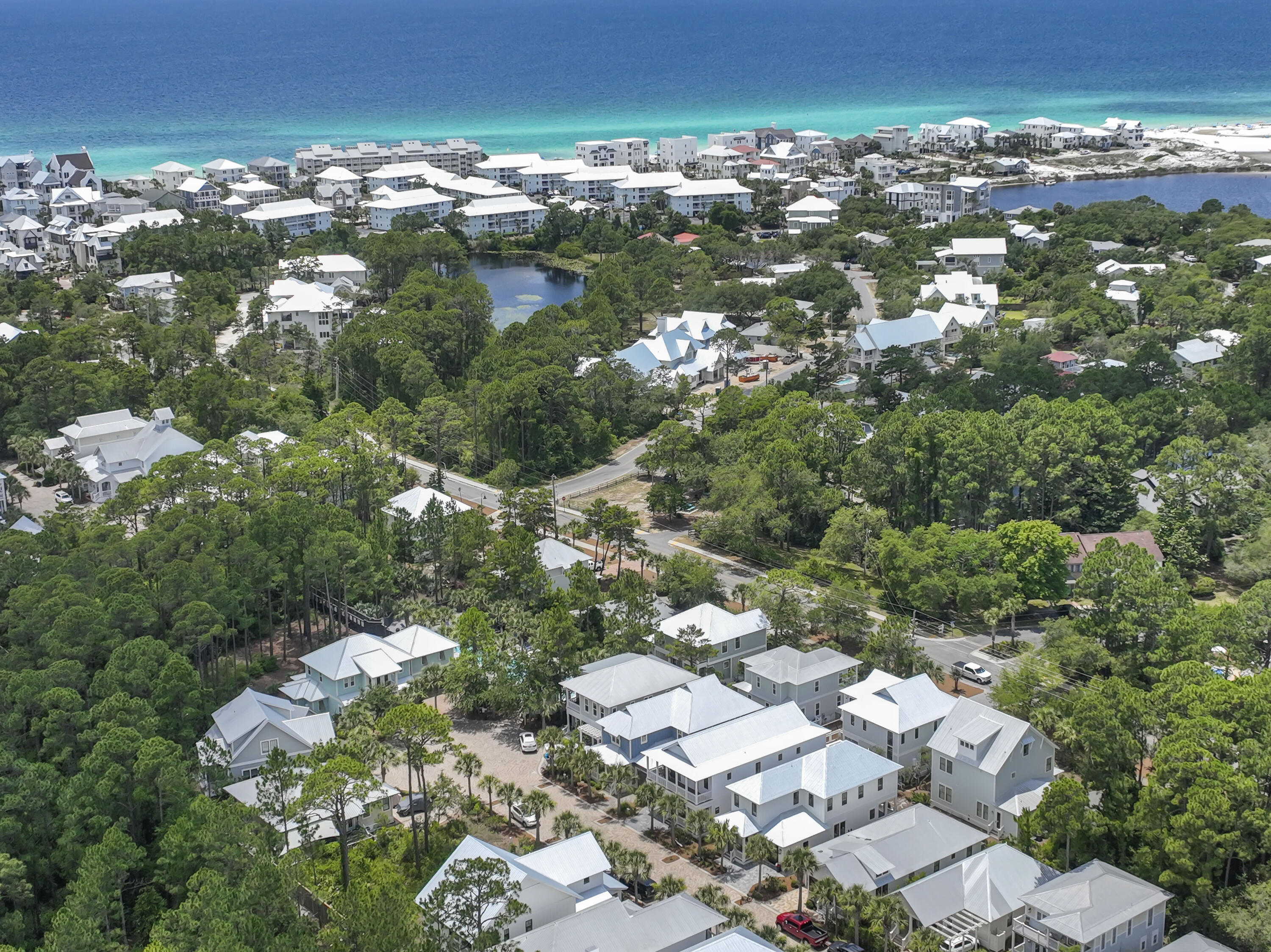 COTTAGES AT EASTERN LAKE - Residential