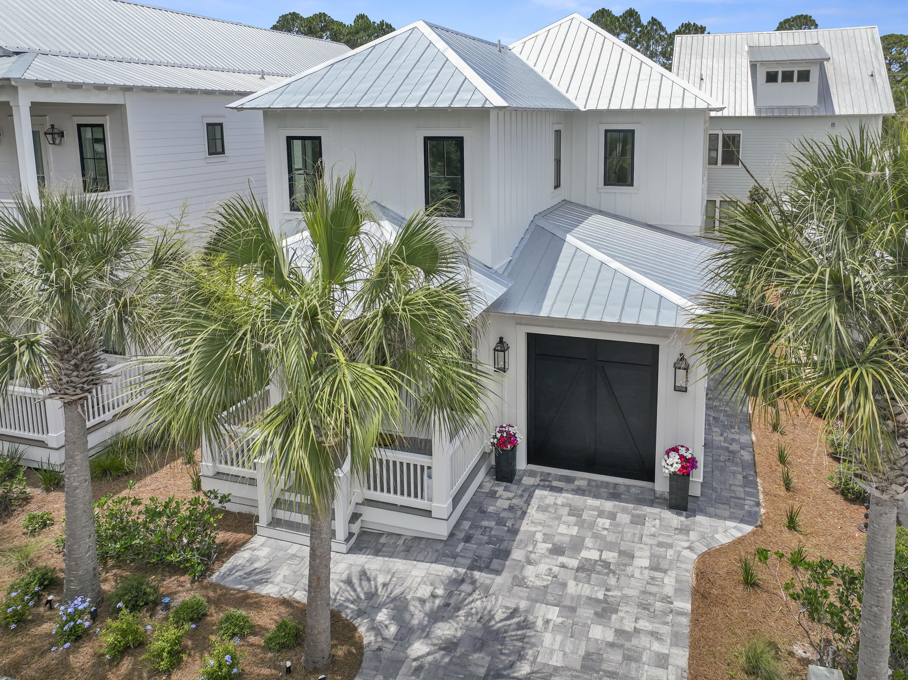 COTTAGES AT EASTERN LAKE - Residential