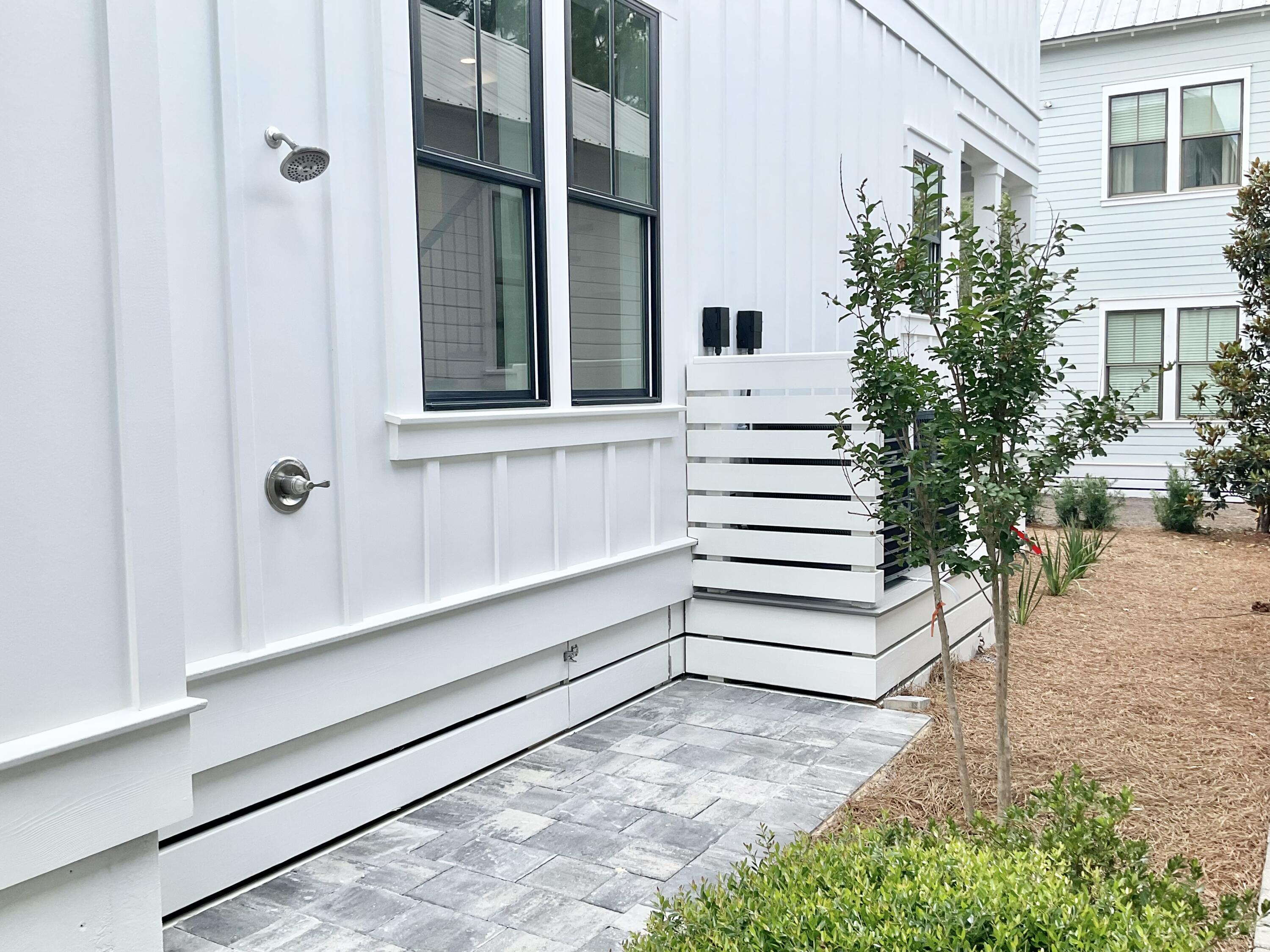 COTTAGES AT EASTERN LAKE - Residential
