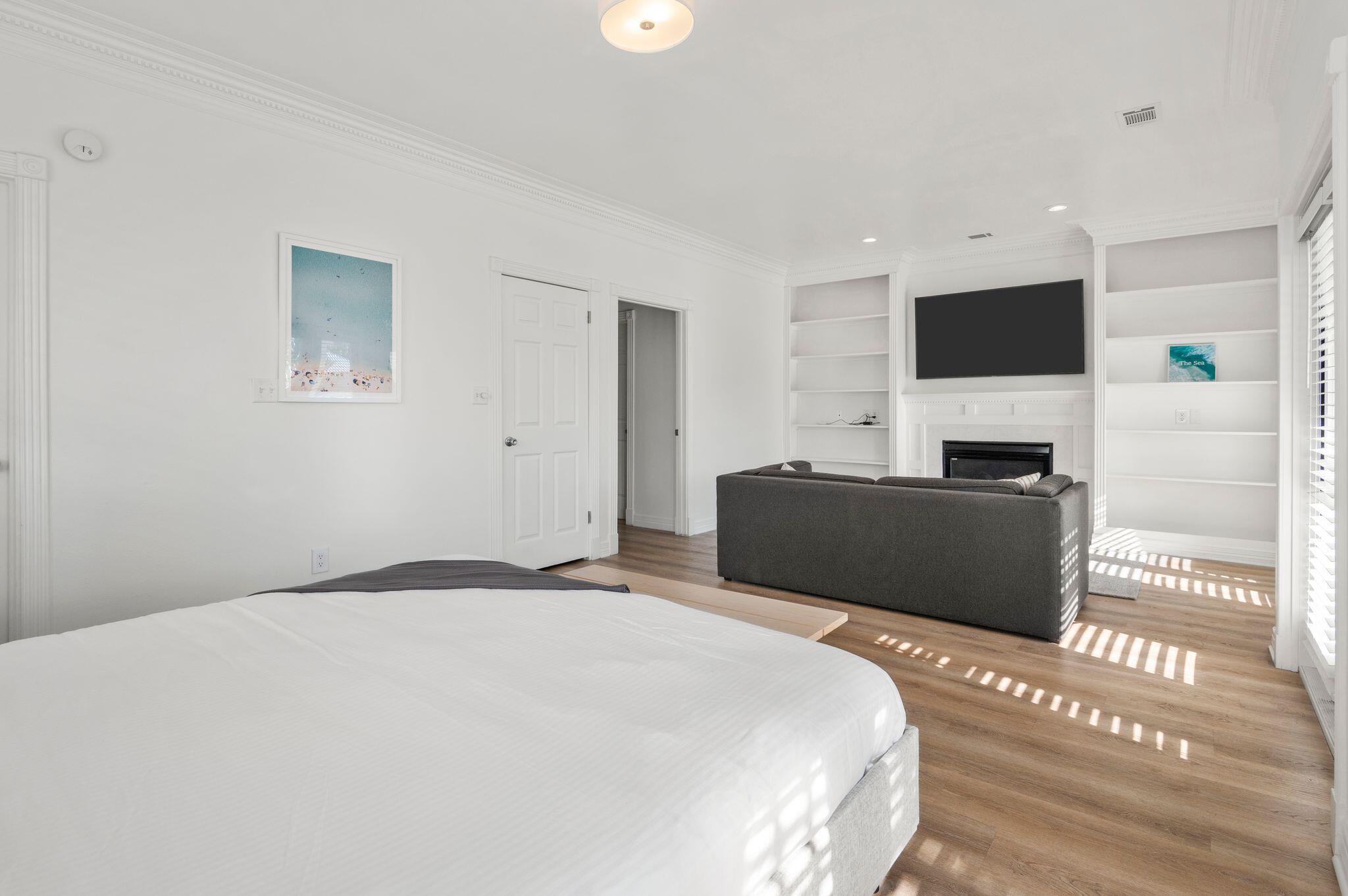 CRYSTAL SHORES - Residential