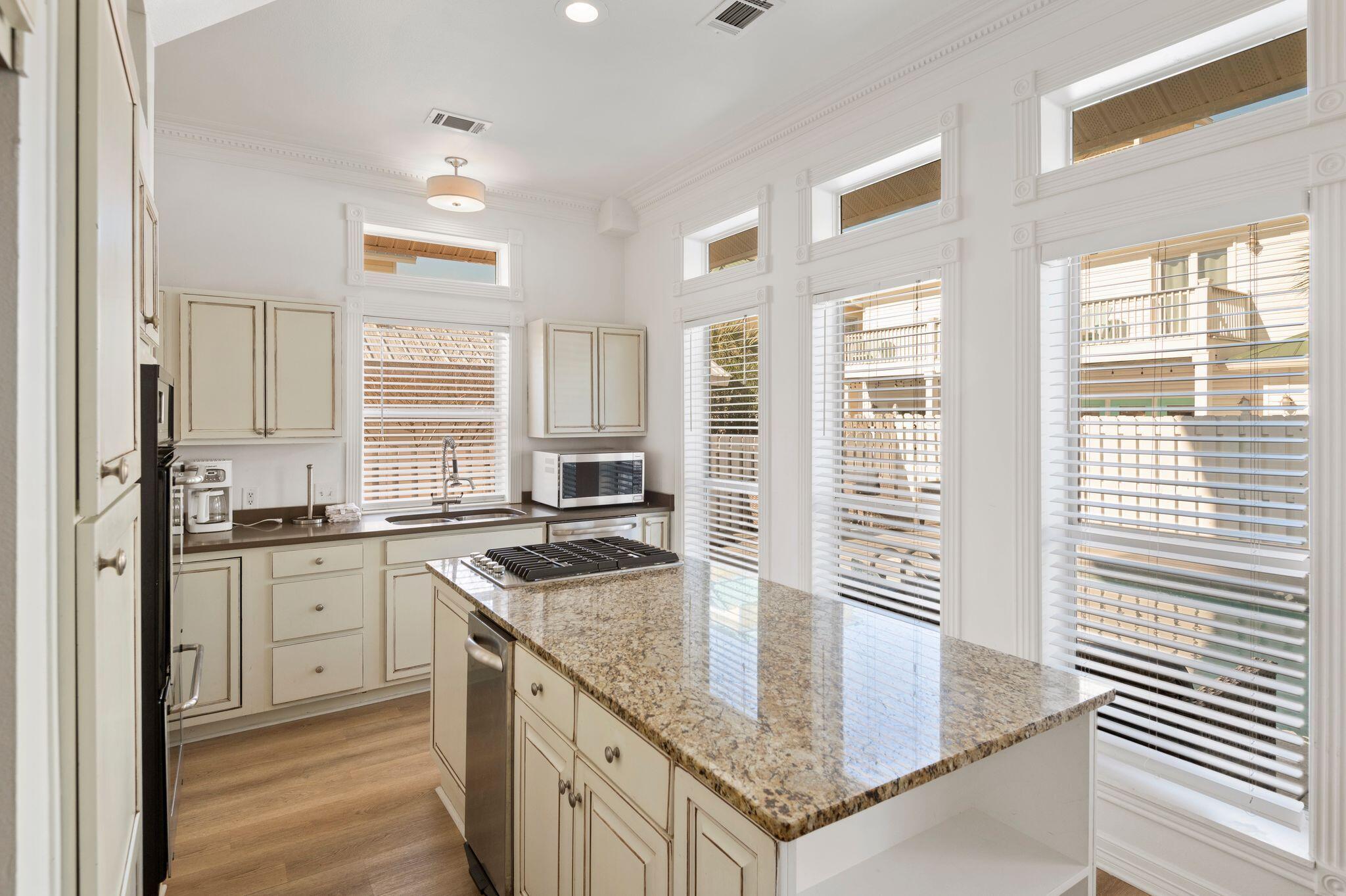 CRYSTAL SHORES - Residential