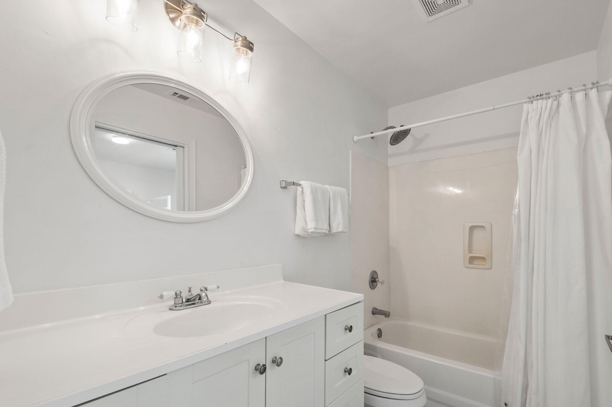 CRYSTAL SHORES - Residential