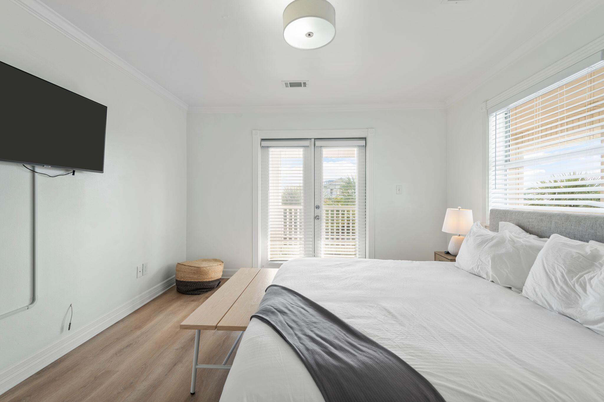 CRYSTAL SHORES - Residential