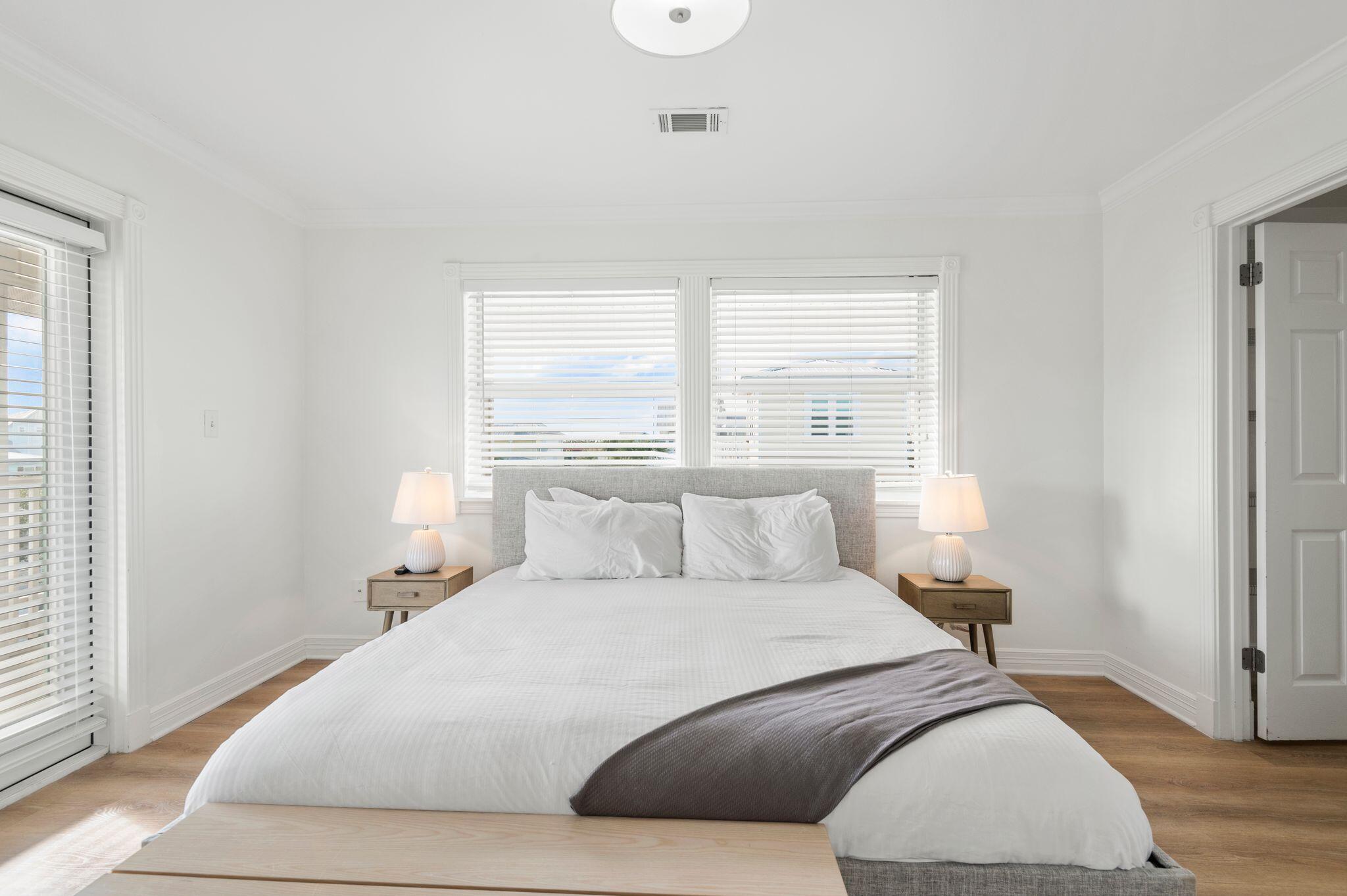 CRYSTAL SHORES - Residential