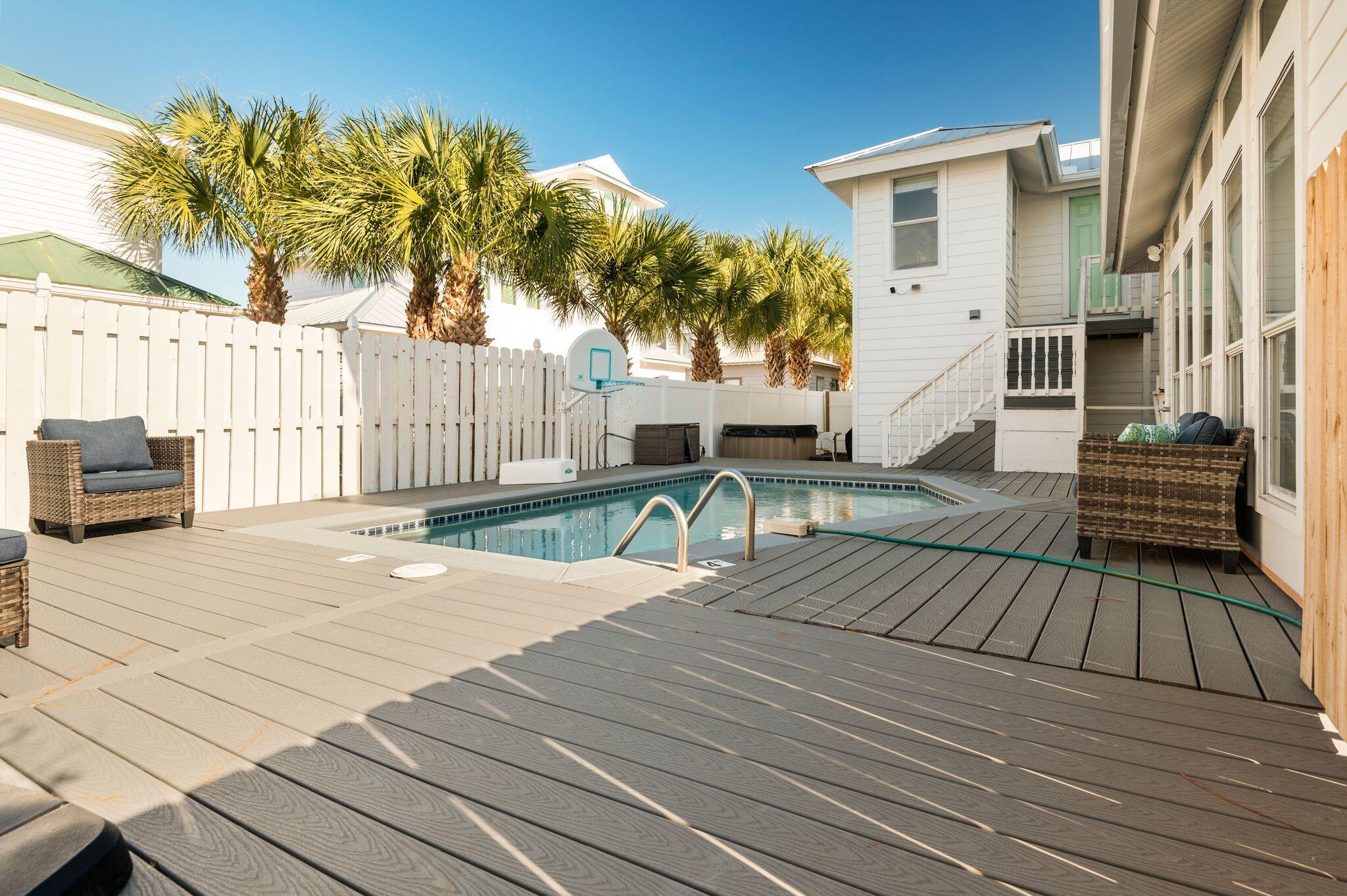 CRYSTAL SHORES - Residential