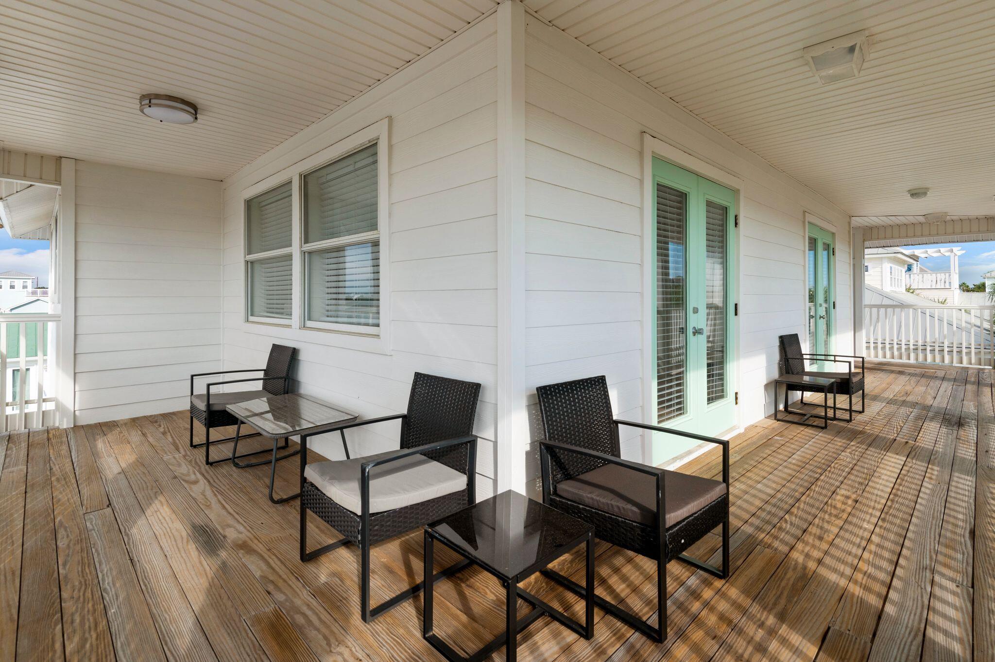 CRYSTAL SHORES - Residential