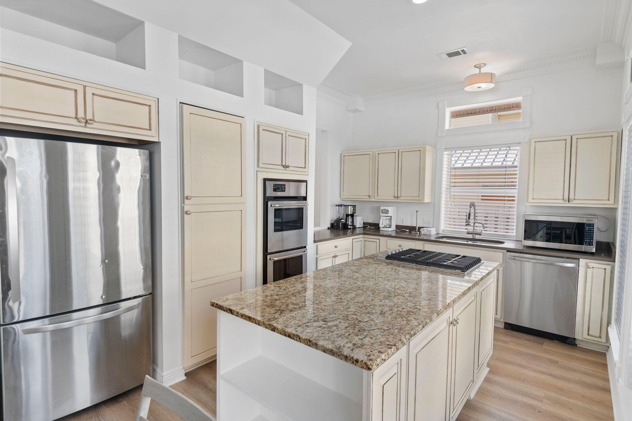 CRYSTAL SHORES - Residential