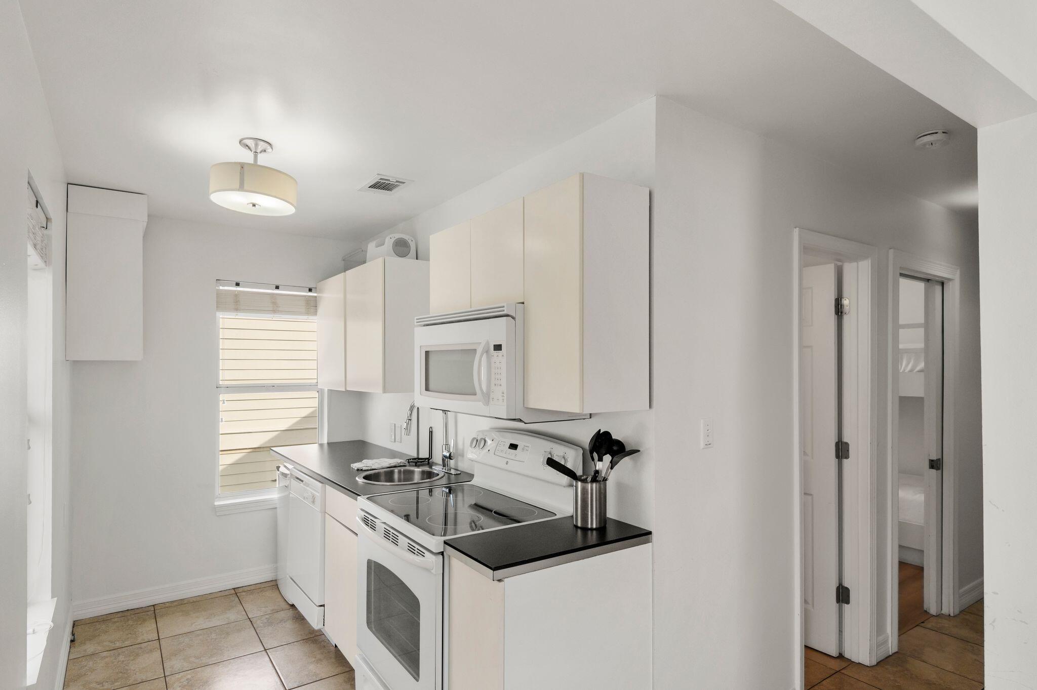 CRYSTAL SHORES - Residential