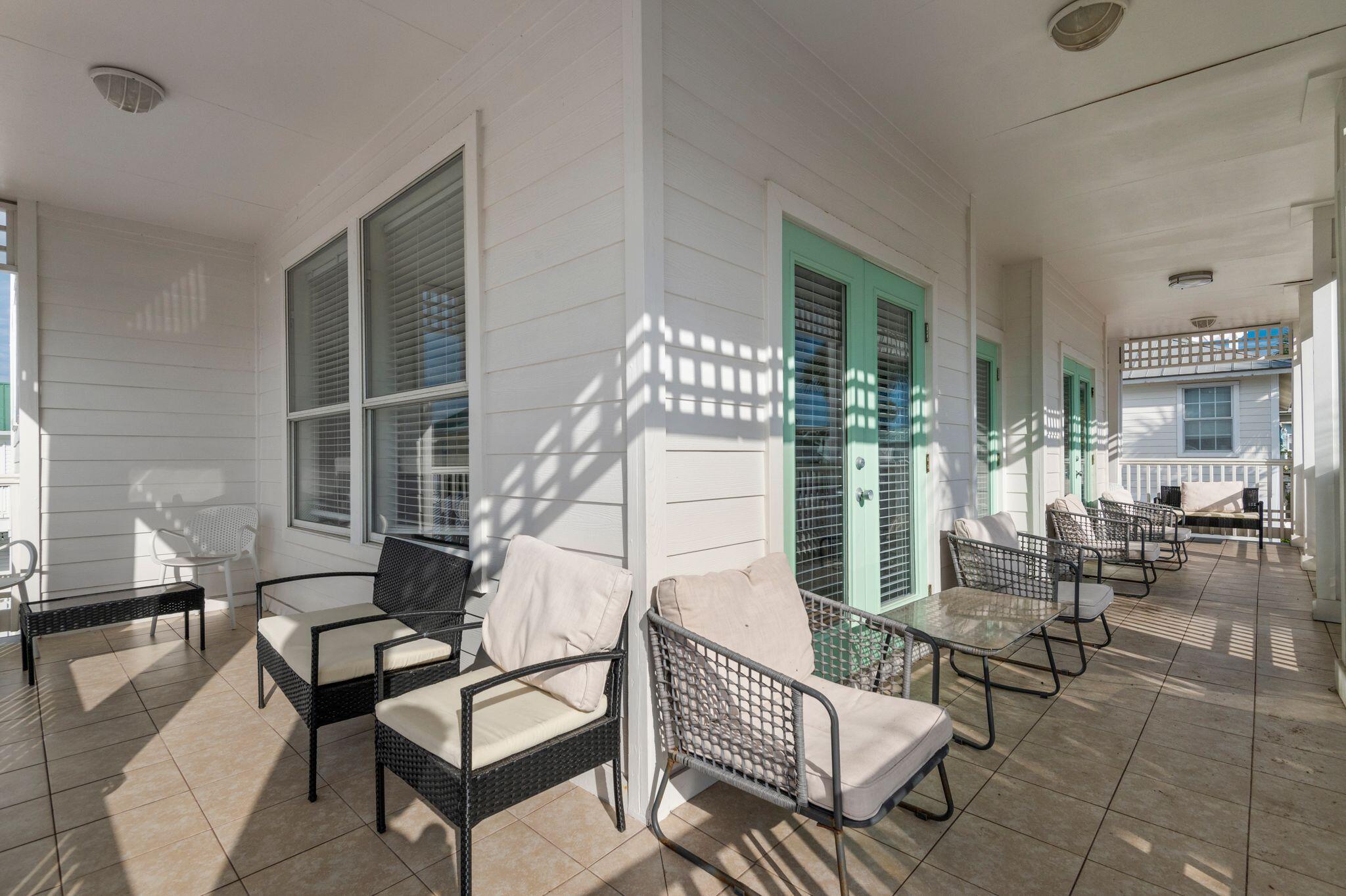 CRYSTAL SHORES - Residential