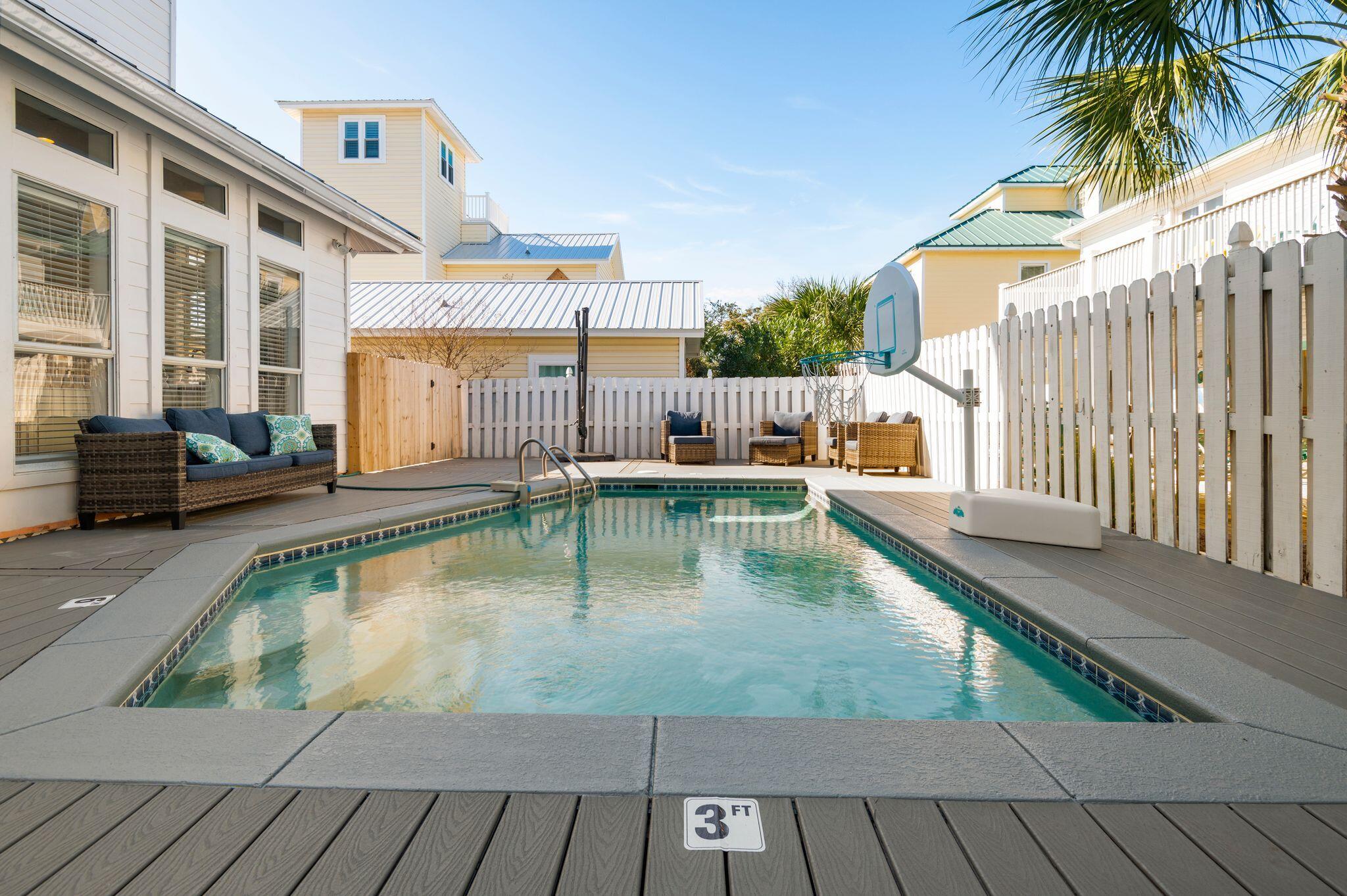 CRYSTAL SHORES - Residential