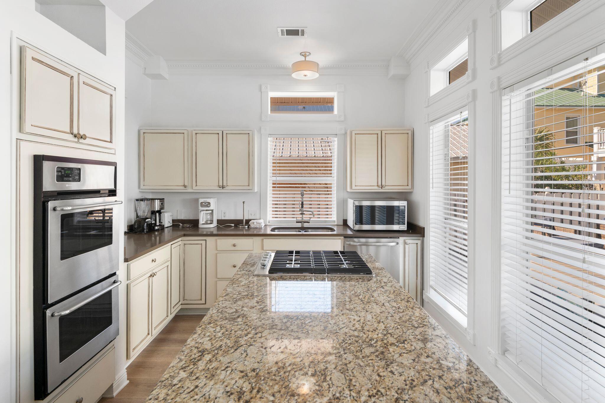 CRYSTAL SHORES - Residential