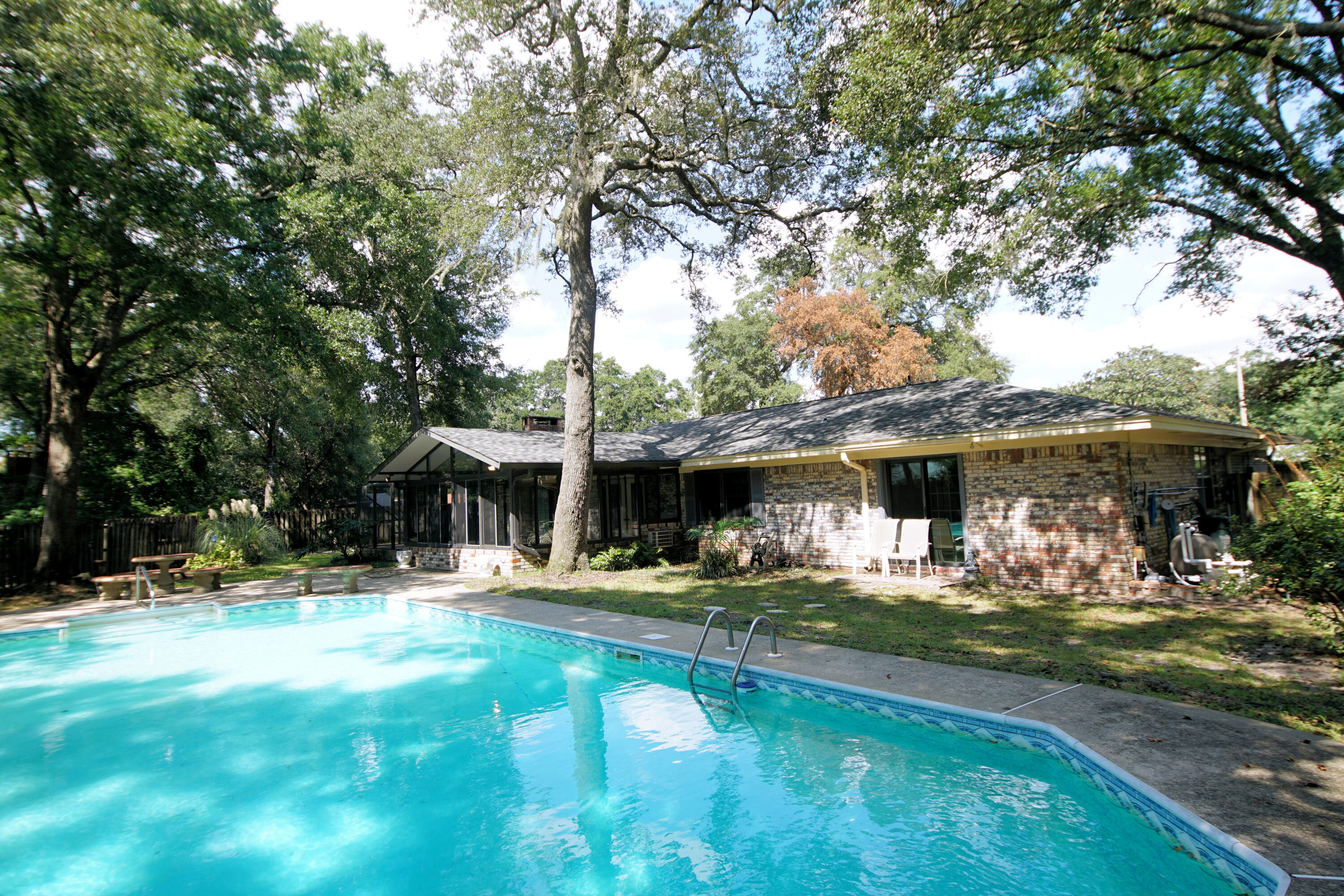 OVERBROOK - Residential