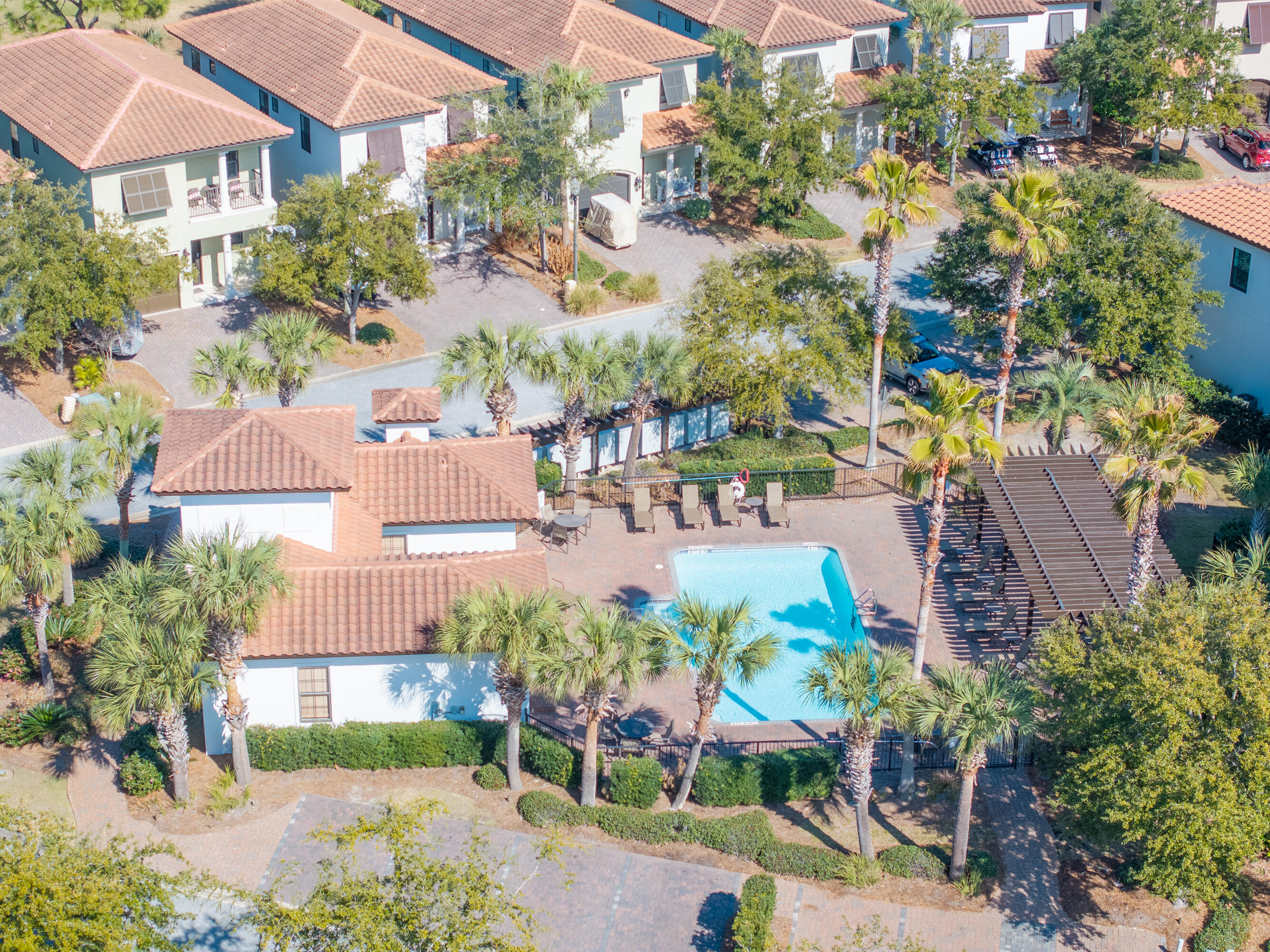 VILLA LAGO - Residential