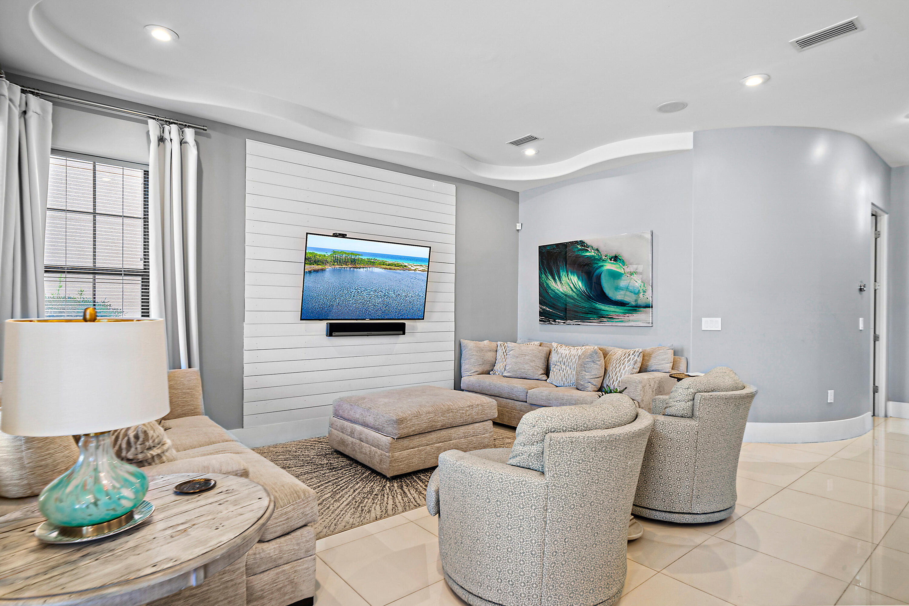 VILLA LAGO - Residential