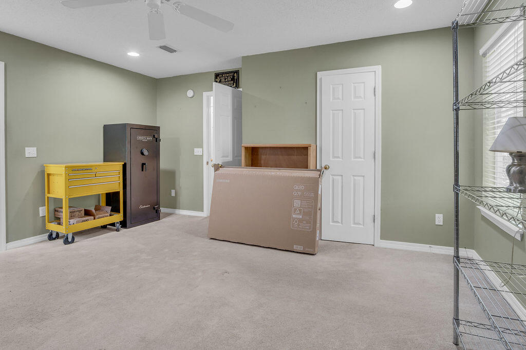 HIGHLAND DOWNS - Residential