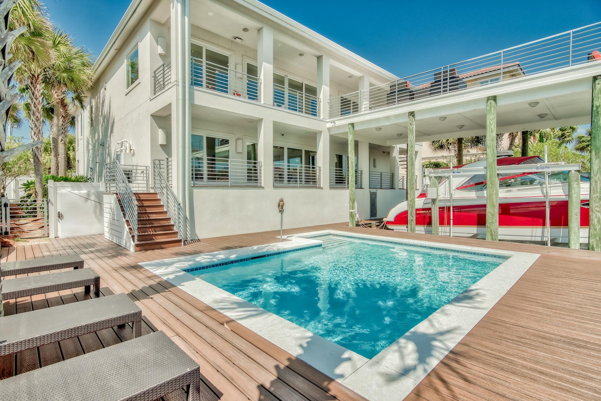 HOLIDAY ISLE LOT 12 BLK E - Residential