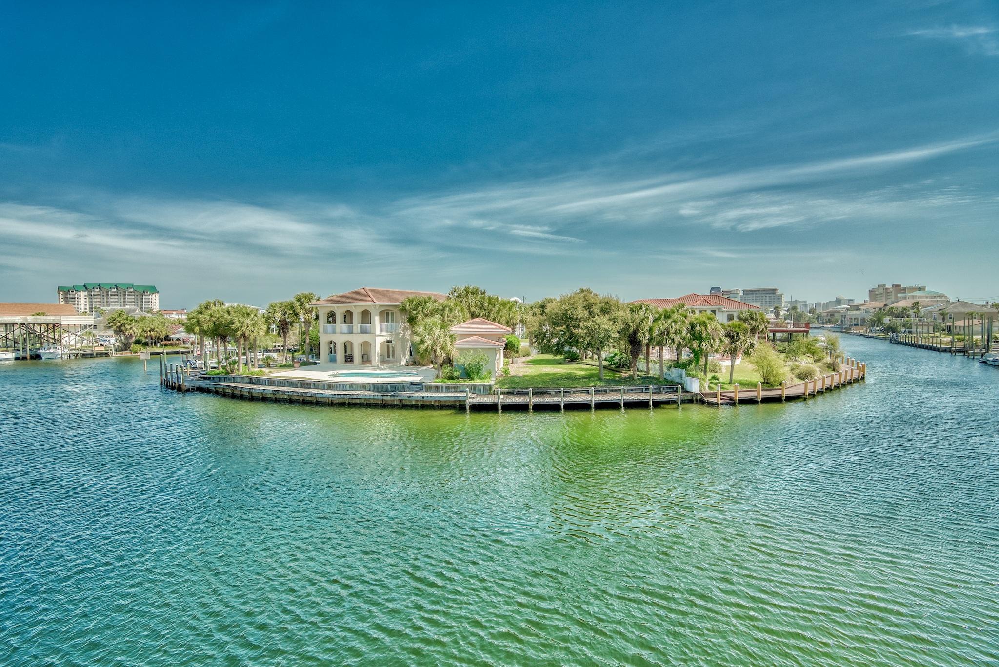 HOLIDAY ISLE LOT 12 BLK E - Residential