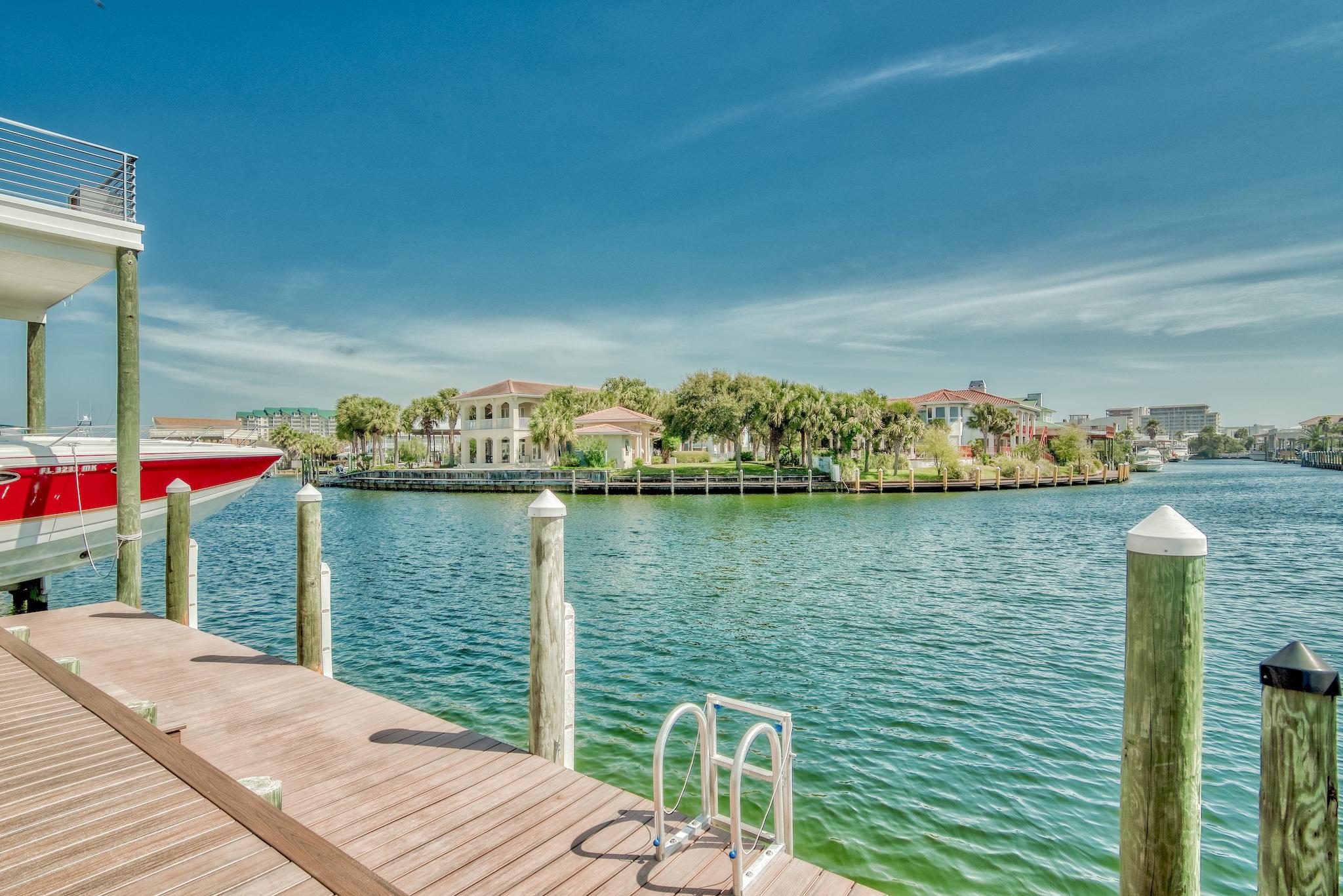 HOLIDAY ISLE LOT 12 BLK E - Residential