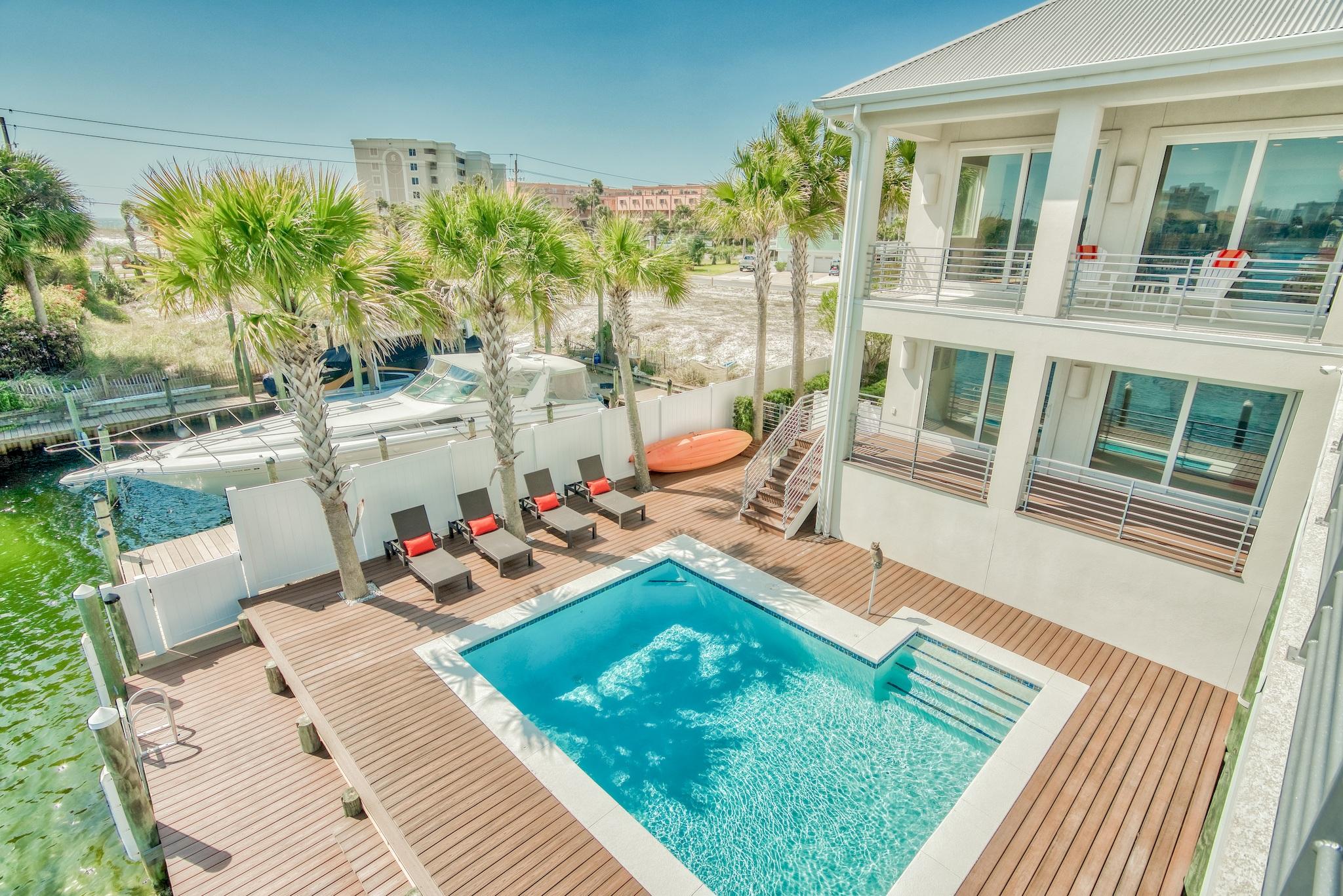 HOLIDAY ISLE LOT 12 BLK E - Residential