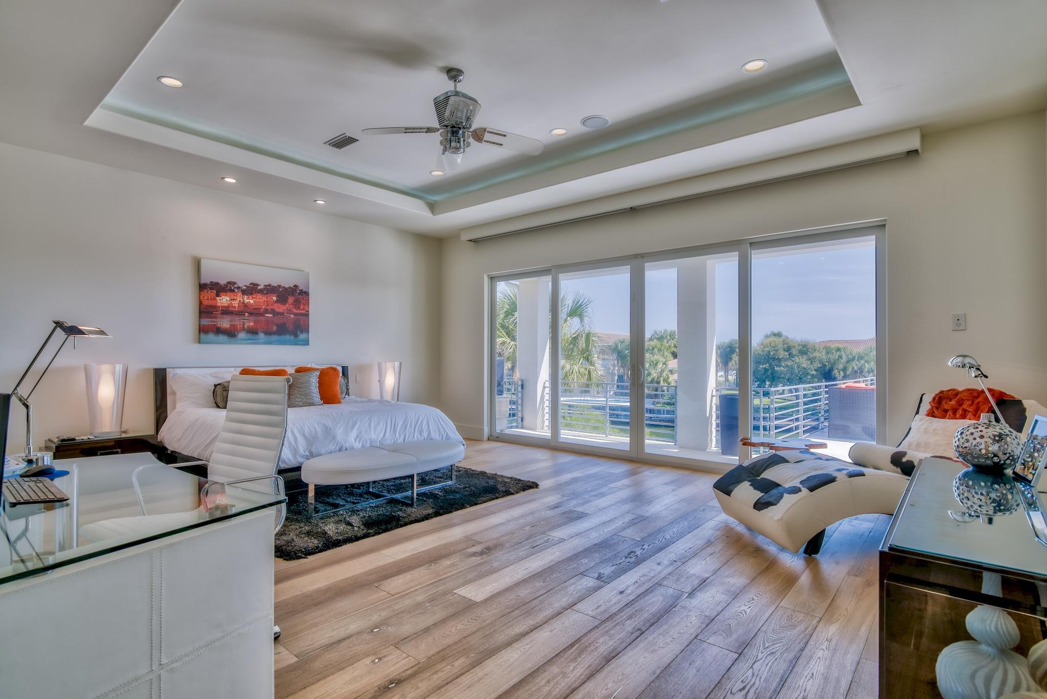 HOLIDAY ISLE LOT 12 BLK E - Residential