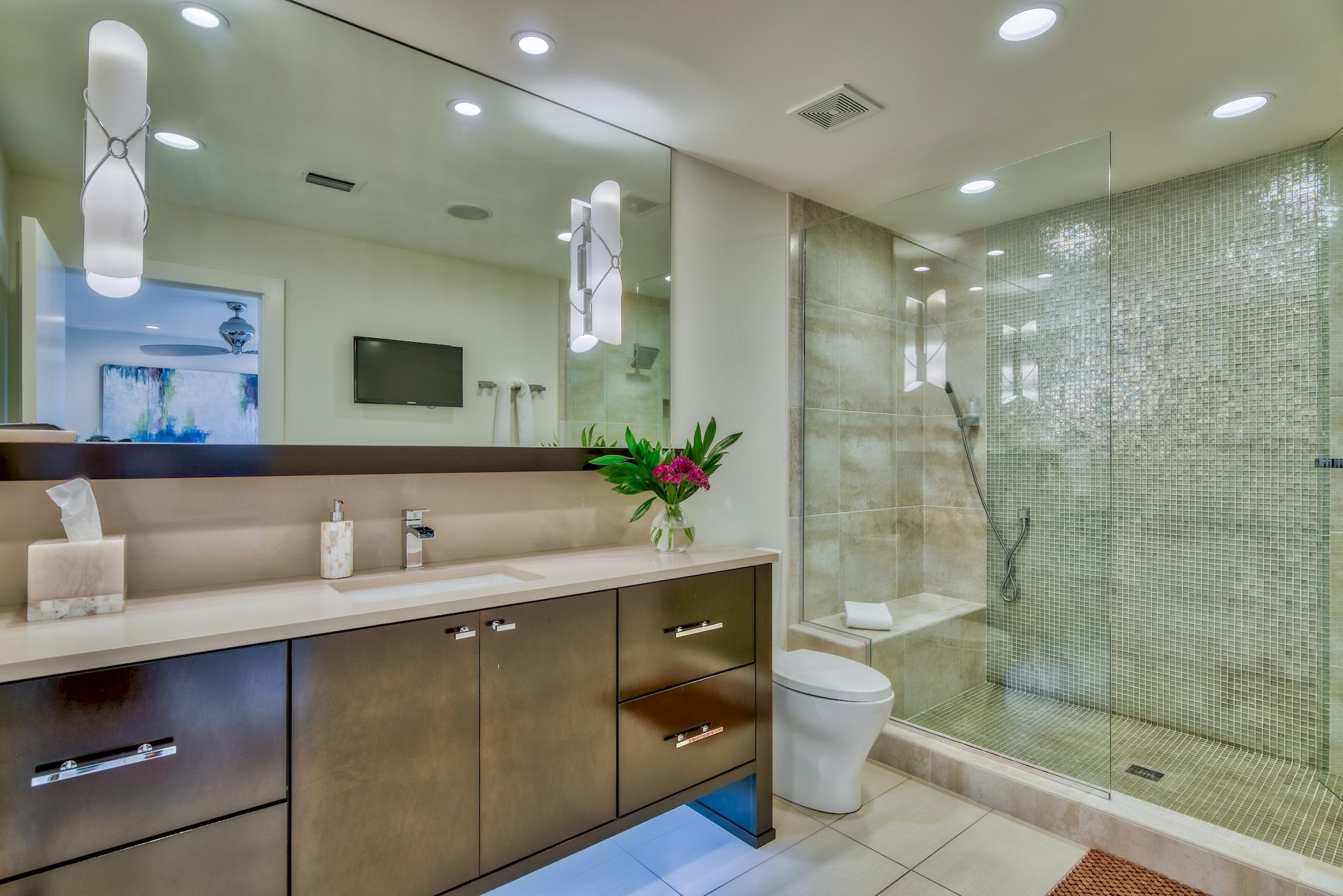 HOLIDAY ISLE LOT 12 BLK E - Residential