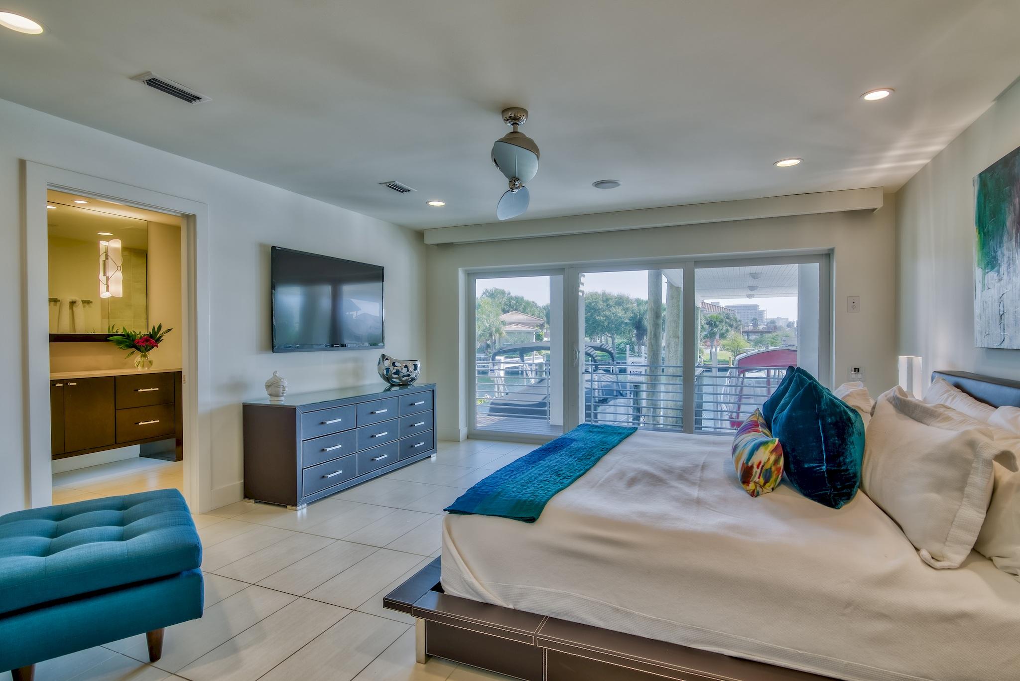 HOLIDAY ISLE LOT 12 BLK E - Residential