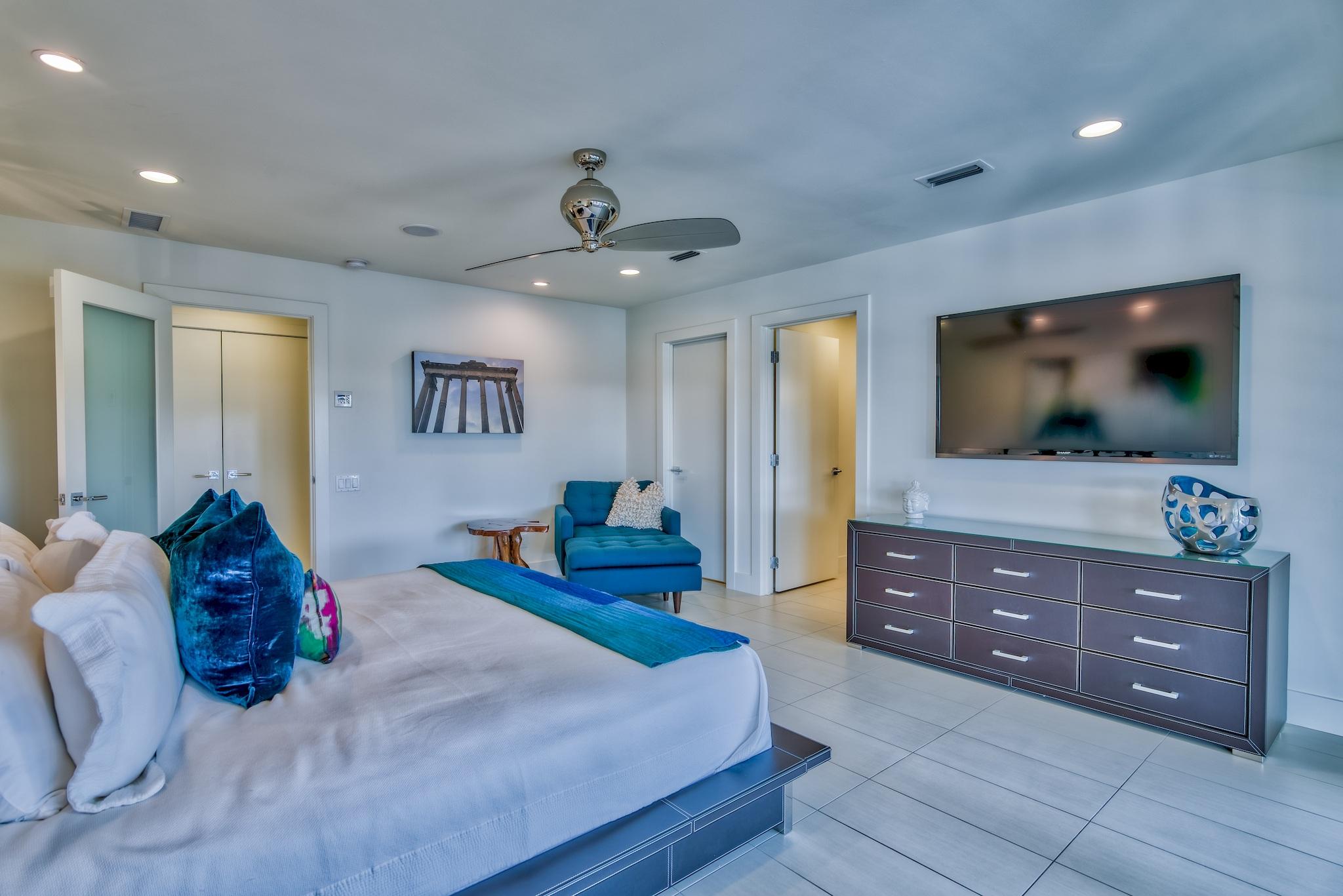 HOLIDAY ISLE LOT 12 BLK E - Residential