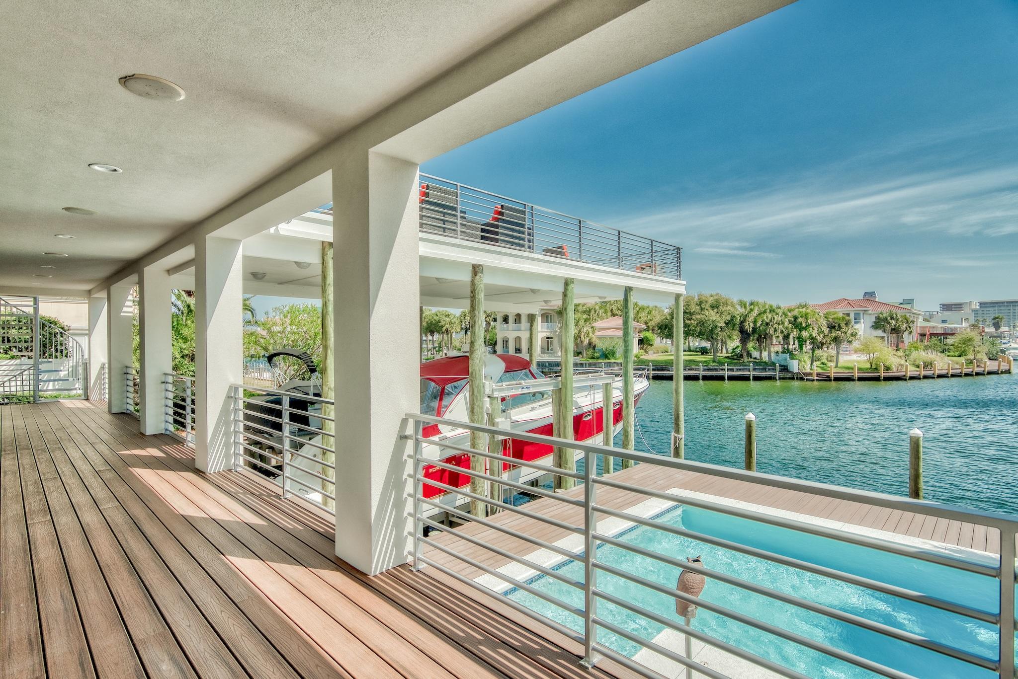 HOLIDAY ISLE LOT 12 BLK E - Residential