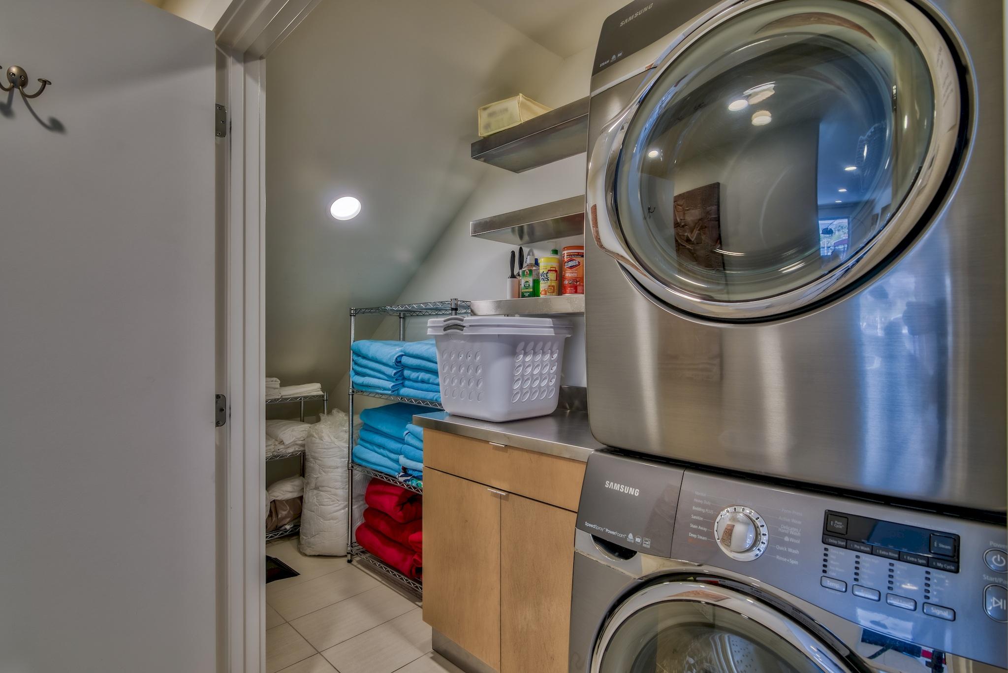 HOLIDAY ISLE LOT 12 BLK E - Residential